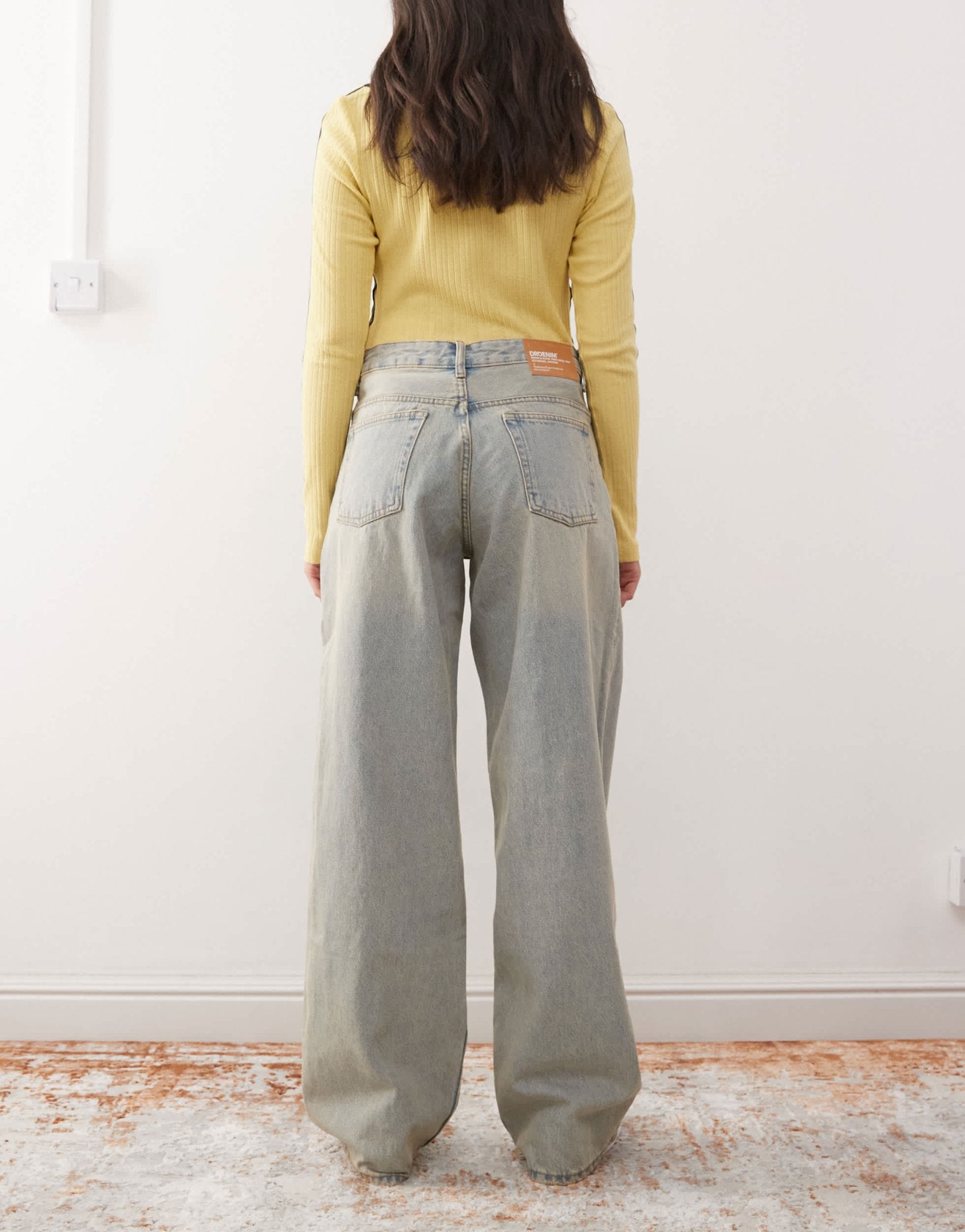 Dr Denim Hill relaxed fit low waist wide straight leg jeans in canyon light vintage blue wash - ASOS Sample Sale