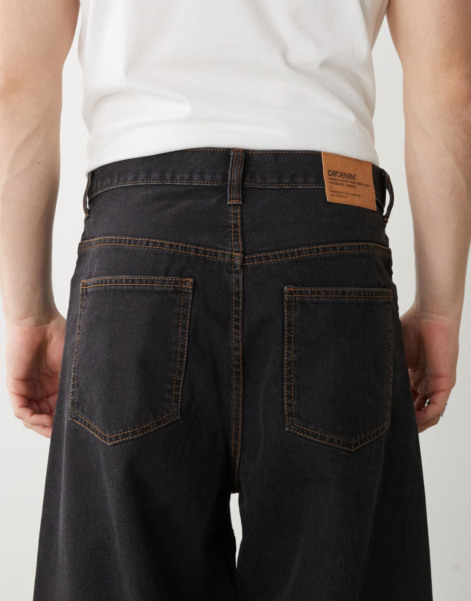 Dr Denim Kobe baggy fit jeans in dust washed black - ASOS Sample Sale