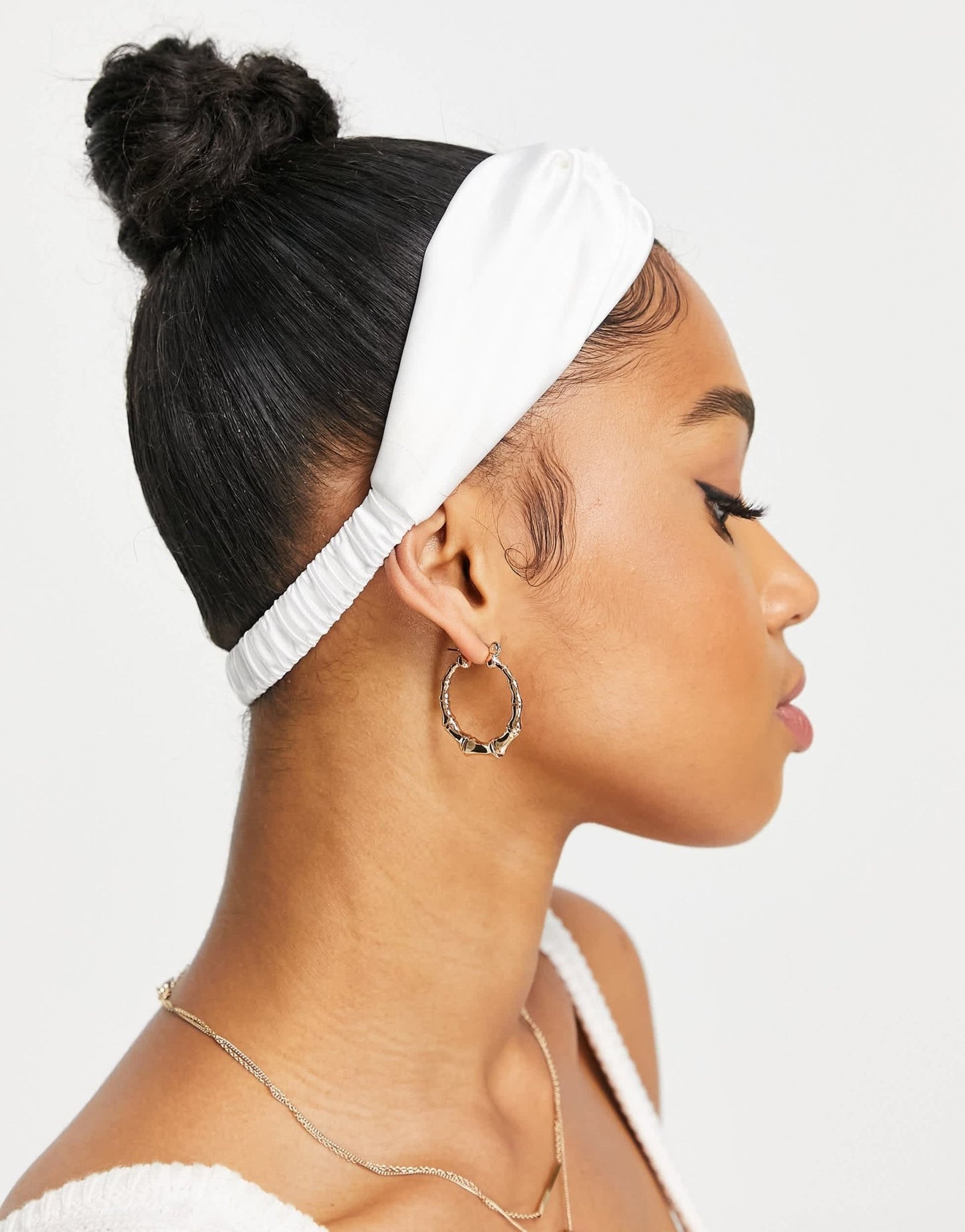 Easilocks Classic Satin Hair Band in White - ASOS Sample Sale