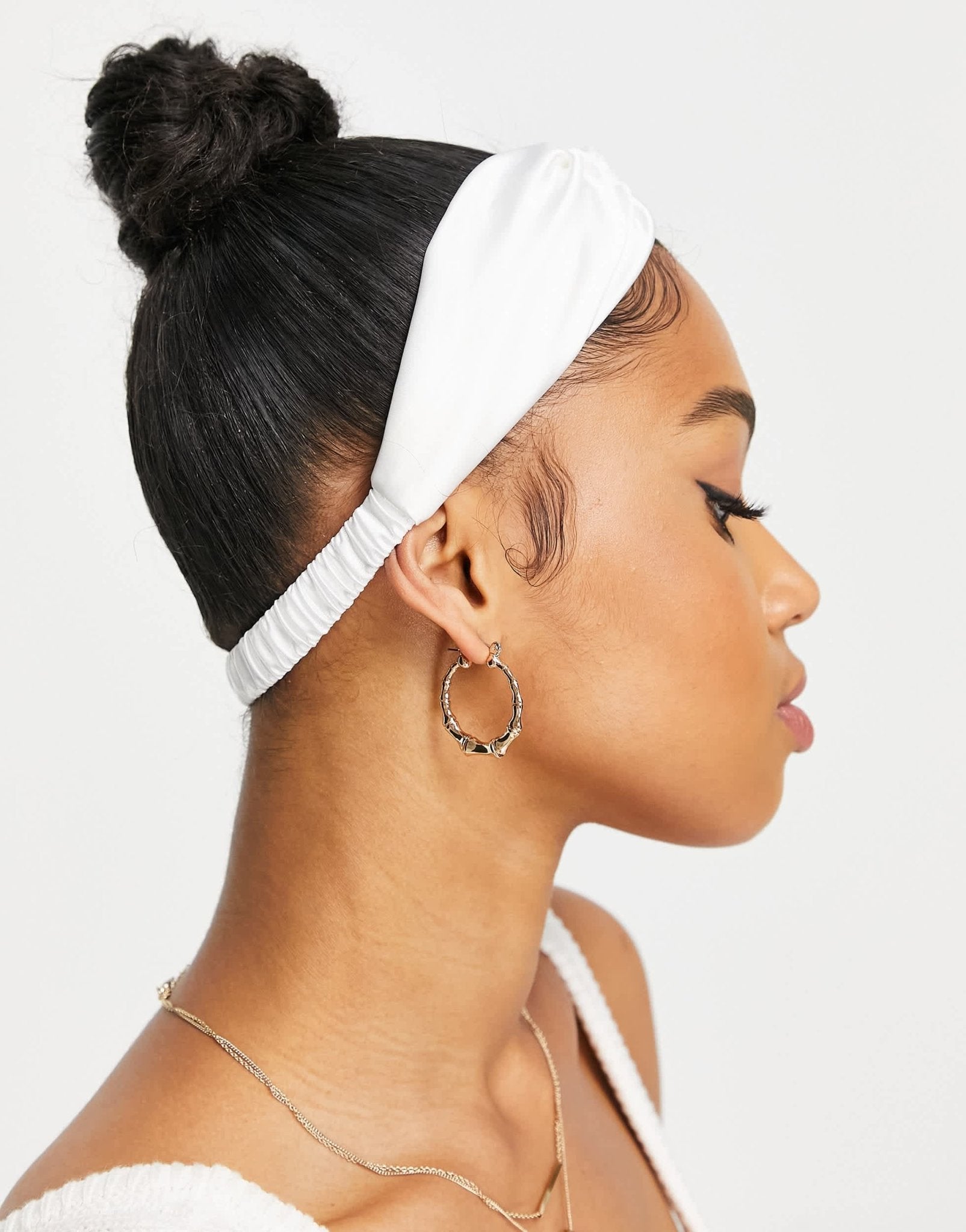 Easilocks Classic Satin Hair Band in White - ASOS Sample Sale