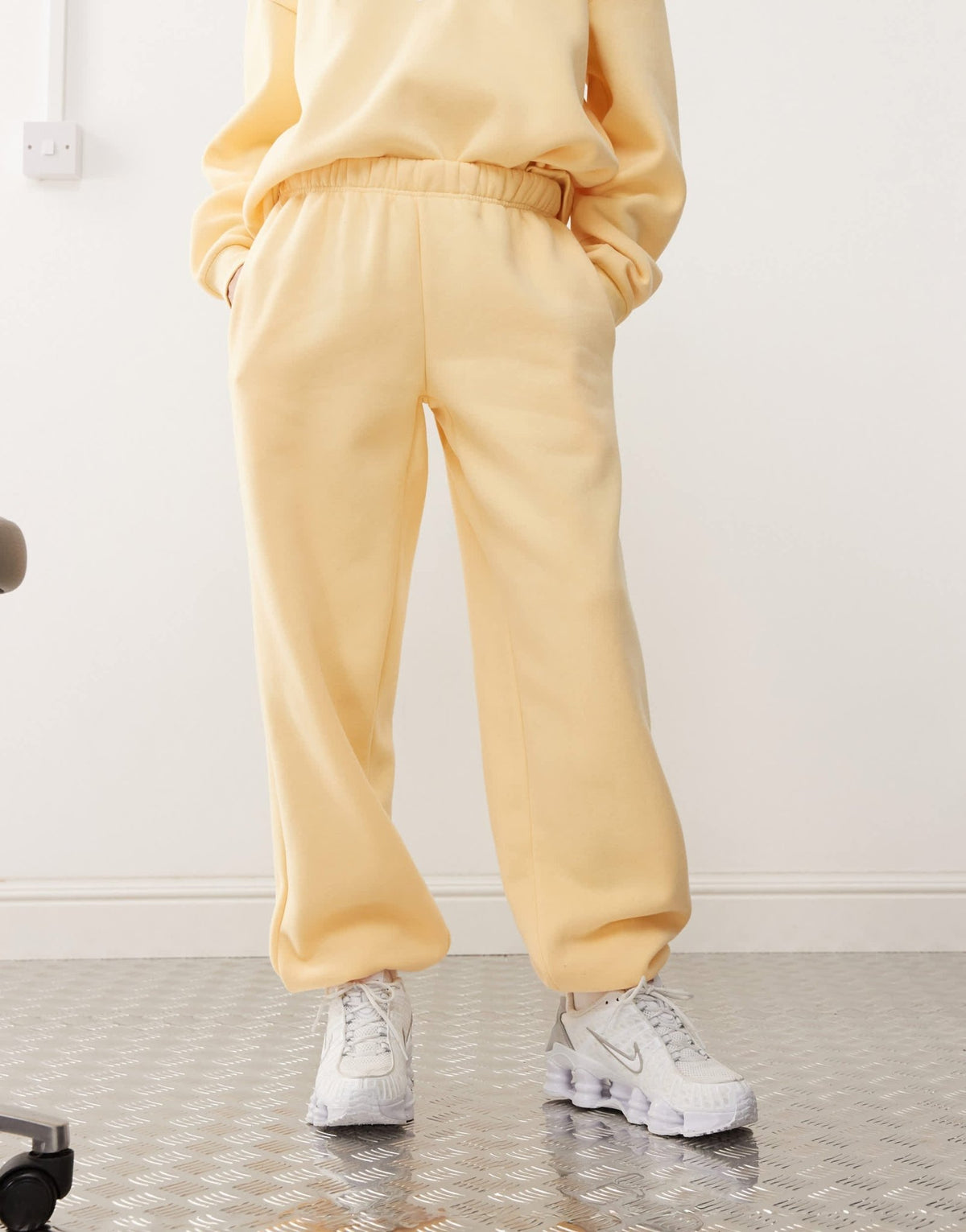 Edikted clark oversized sweatpants in yellow co-ord - ASOS Sample Sale