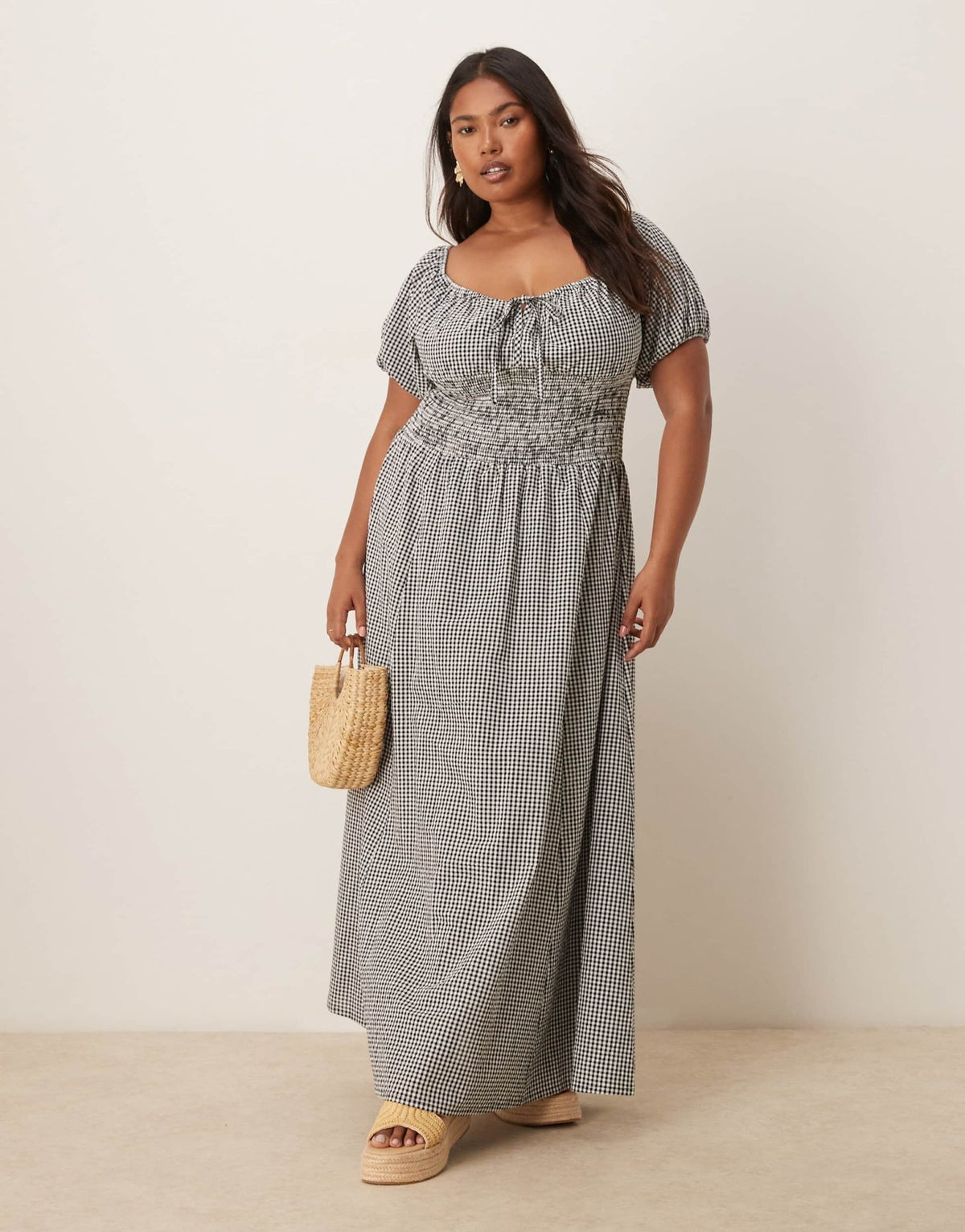 Esmee Curve Exclusive puff sleeve tie front maxi beach dress in black and white gingham - ASOS Sample Sale