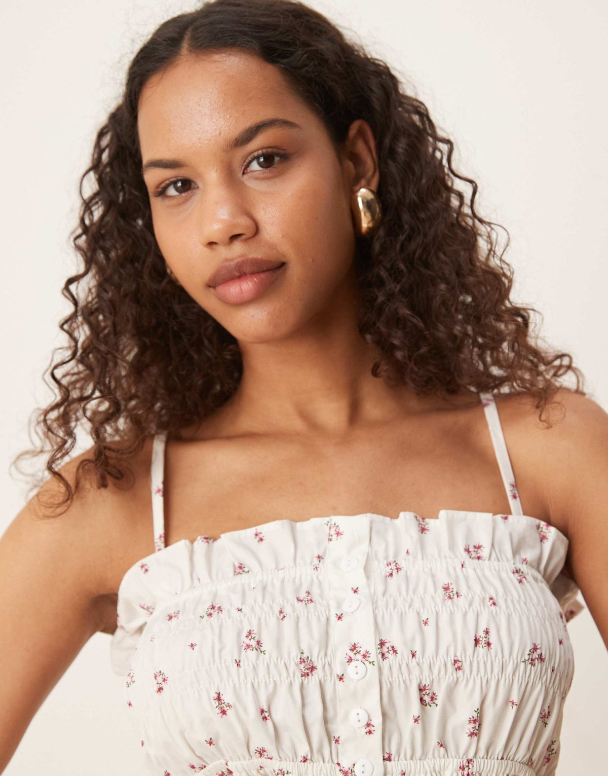 Esmee Exclusive tiered beach crop top with trim detail in white and pink ditsy print - ASOS Sample Sale
