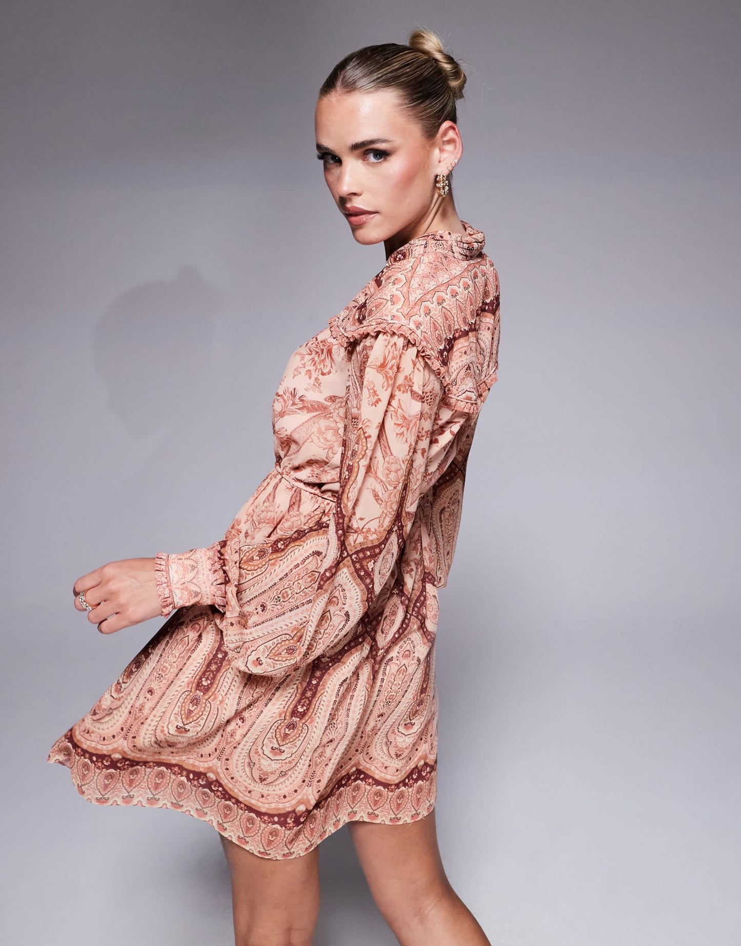 Ever New Petite tiered mini dress in mixed floral - ASOS Sample Sale