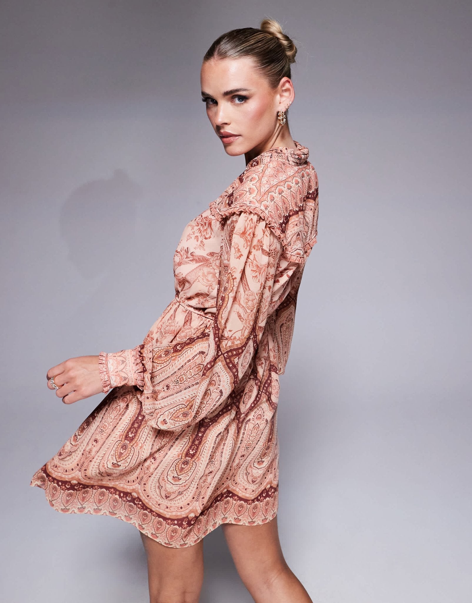 Ever New Petite tiered mini dress in mixed floral - ASOS Sample Sale