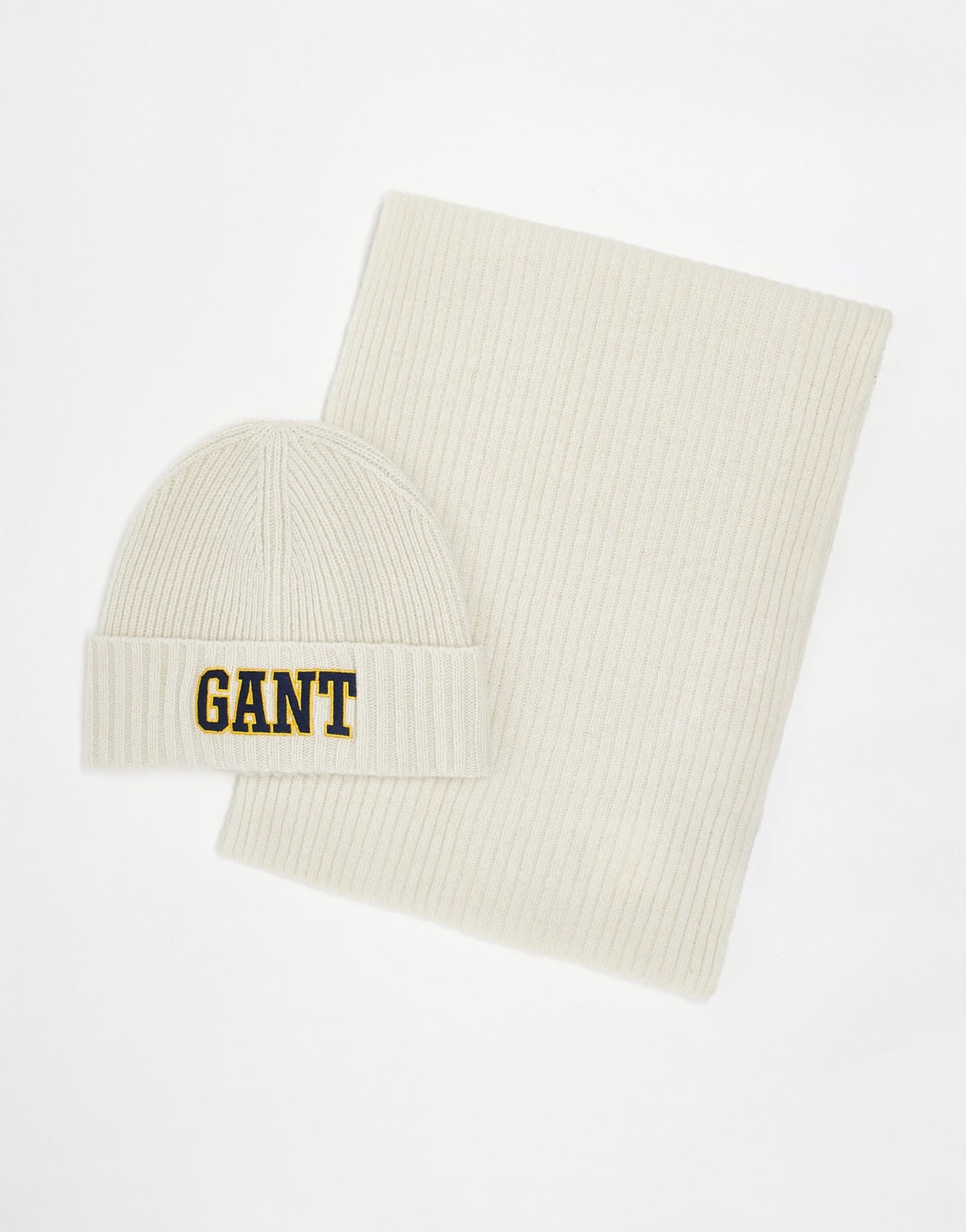 GANT 1949 logo knit beanie and scarf gift set in cream - ASOS Sample Sale