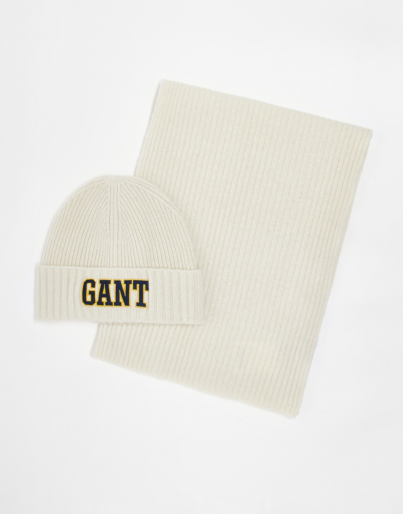 GANT 1949 logo knit beanie and scarf gift set in cream - ASOS Sample Sale