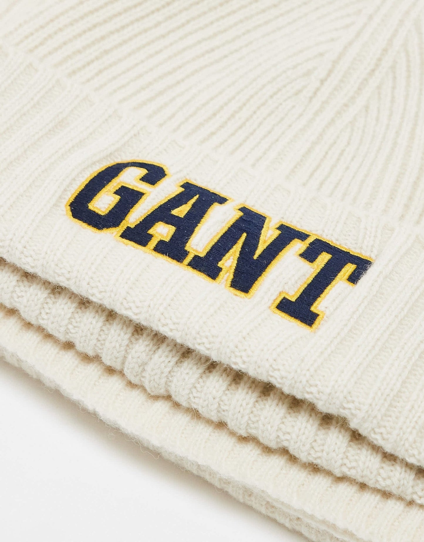 GANT 1949 logo knit beanie and scarf gift set in cream - ASOS Sample Sale