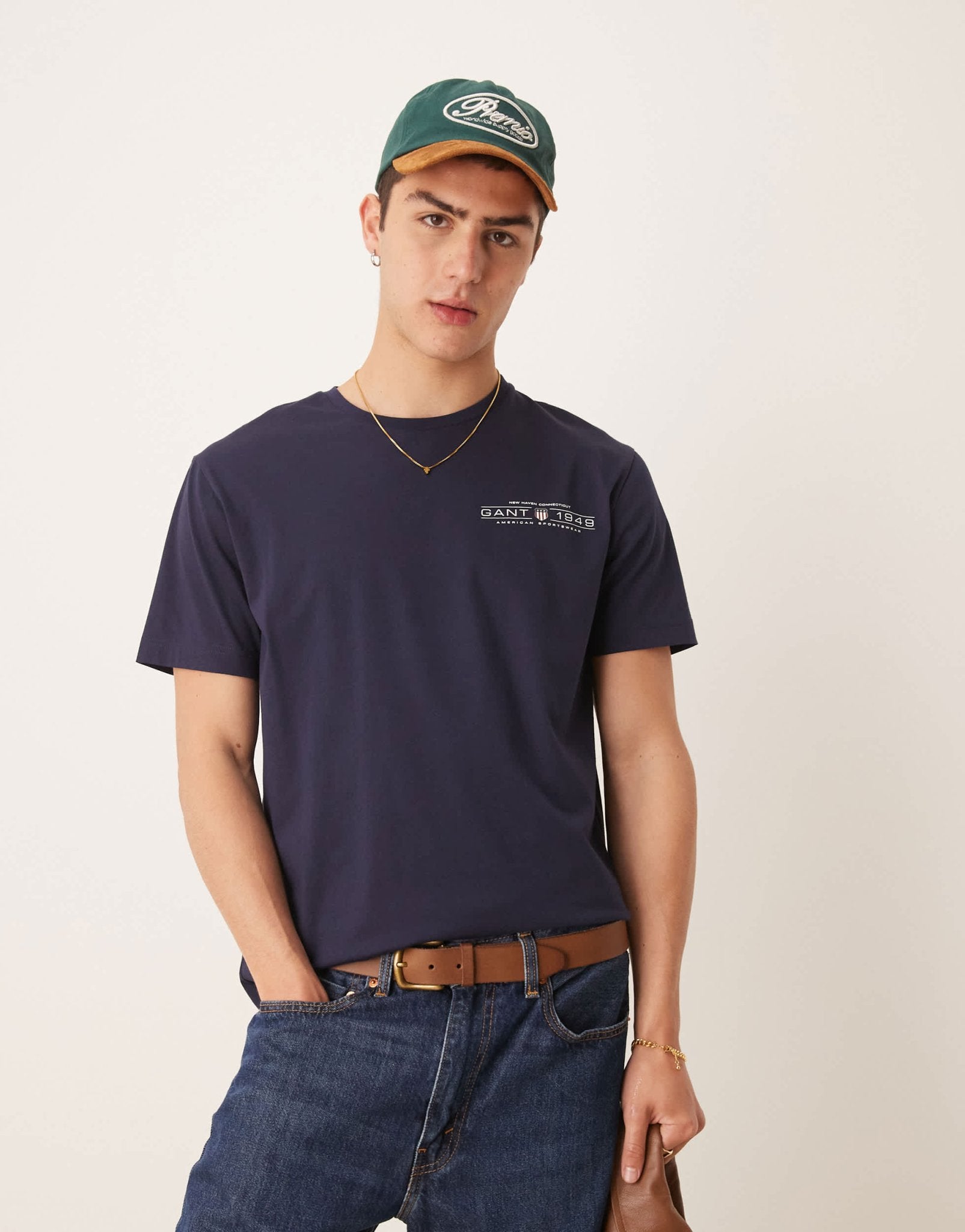 GANT 1949 shield chest logo t-shirt in navy - ASOS Sample Sale