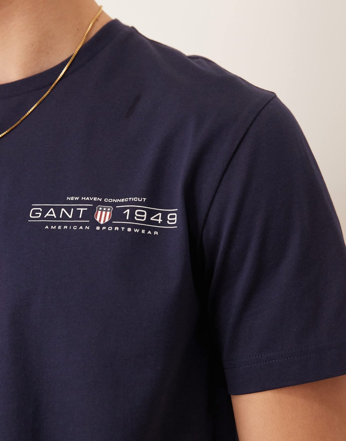 GANT 1949 shield chest logo t-shirt in navy - ASOS Sample Sale