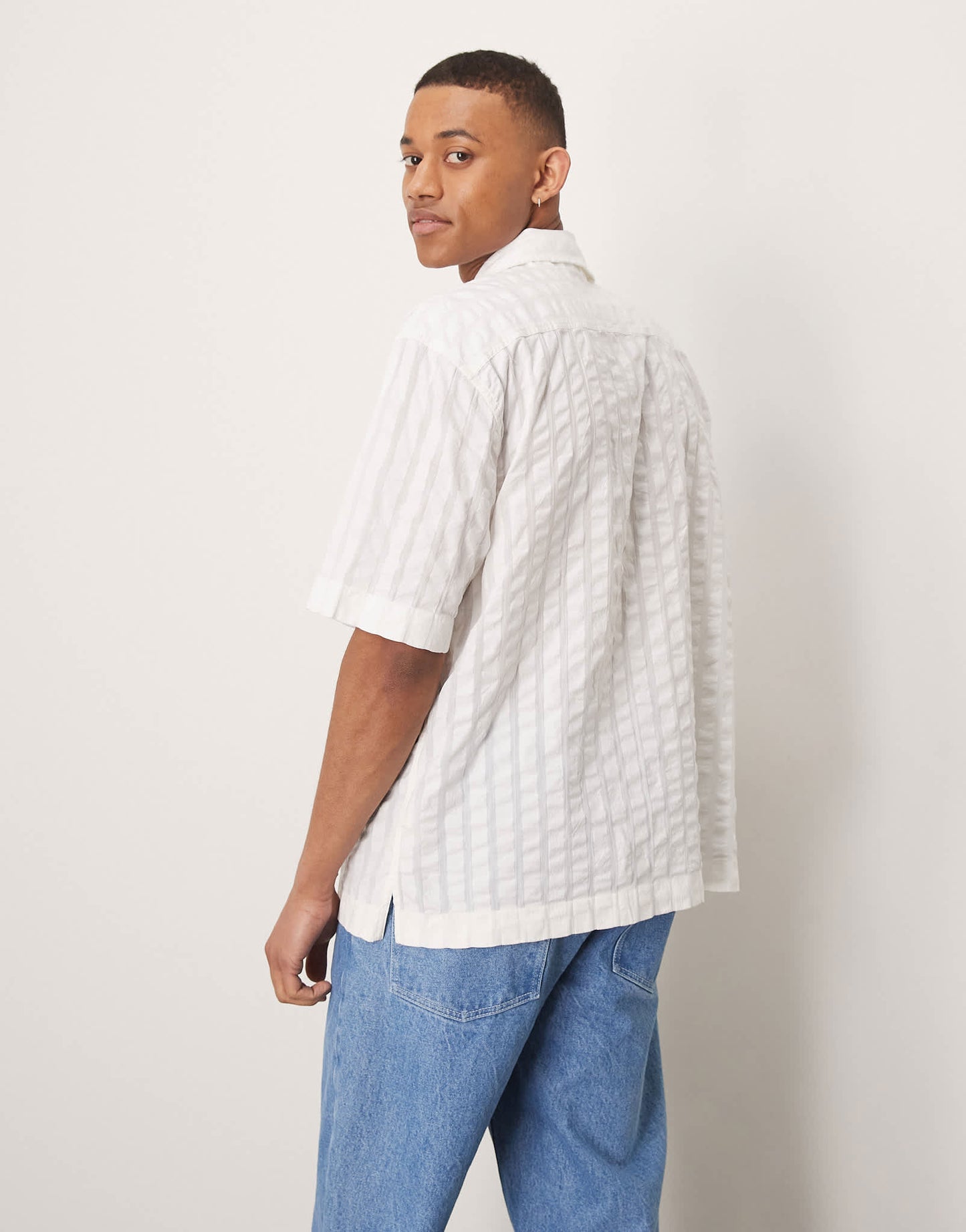 GANT resort revere collar short sleeve tonal seersucker stripe shirt in off white - ASOS Sample Sale