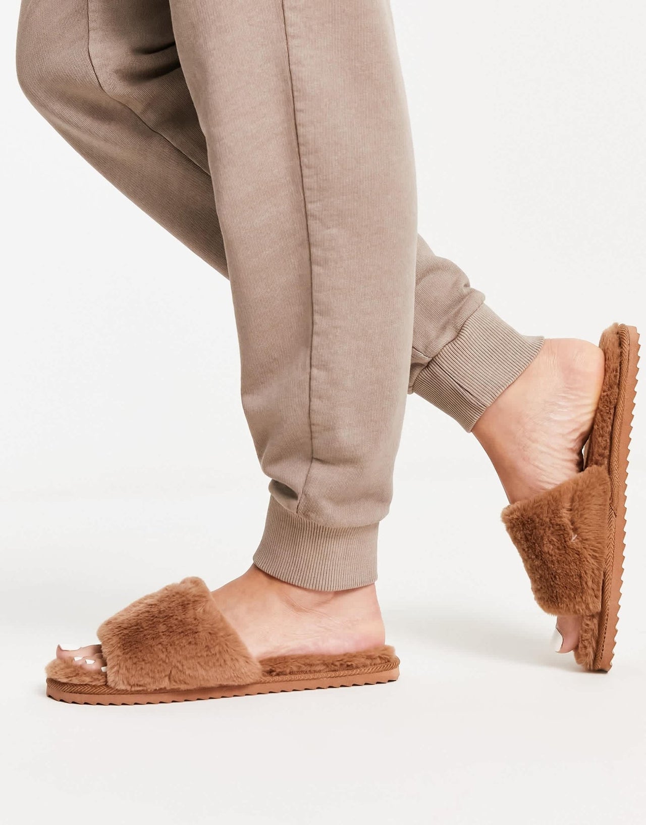 Gilly Hicks fuzzy sliders in beige - ASOS Sample Sale