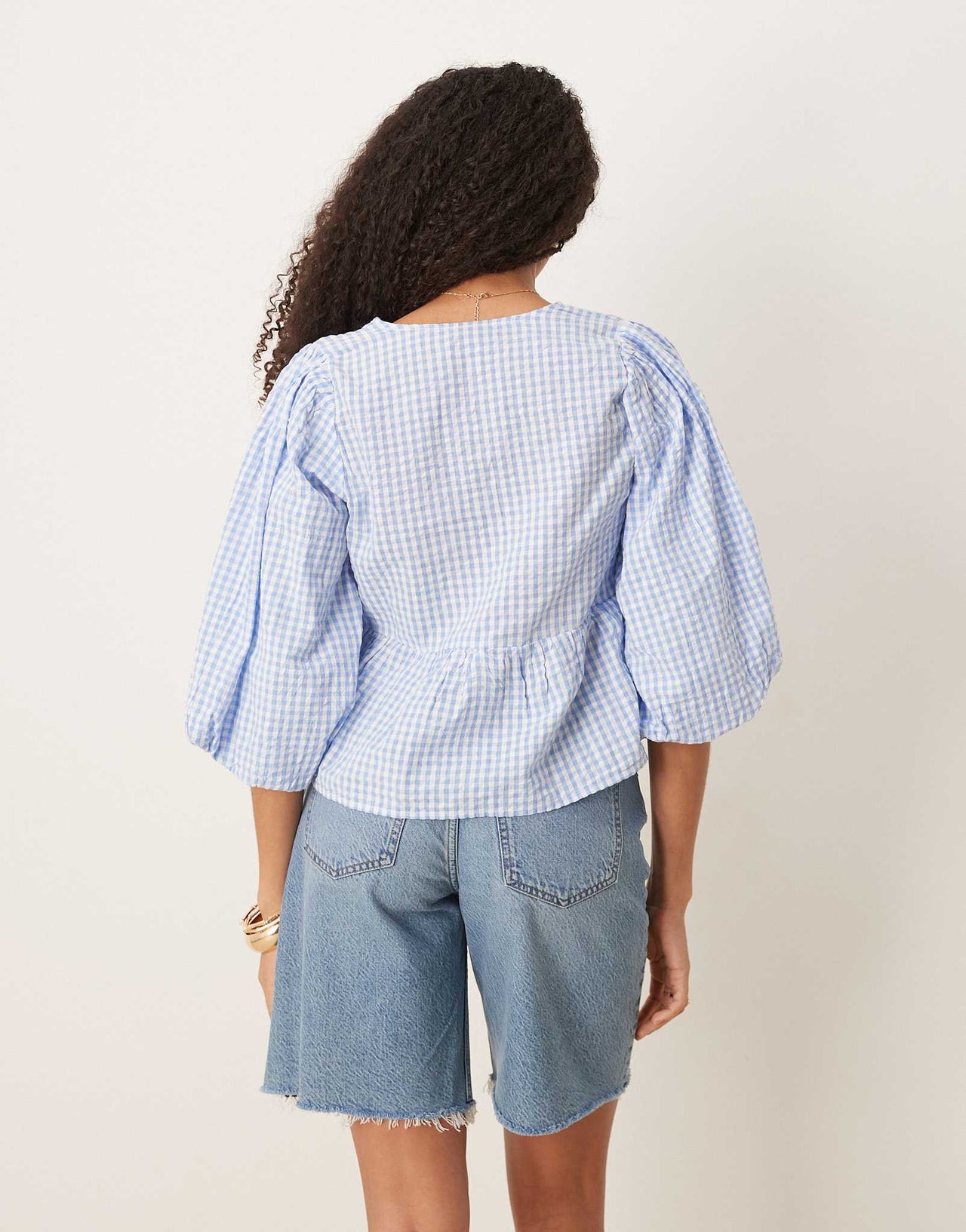 Gina Tricot mid short sleeve bow tie front blouse in light blue and white gingham - ASOS Sample Sale