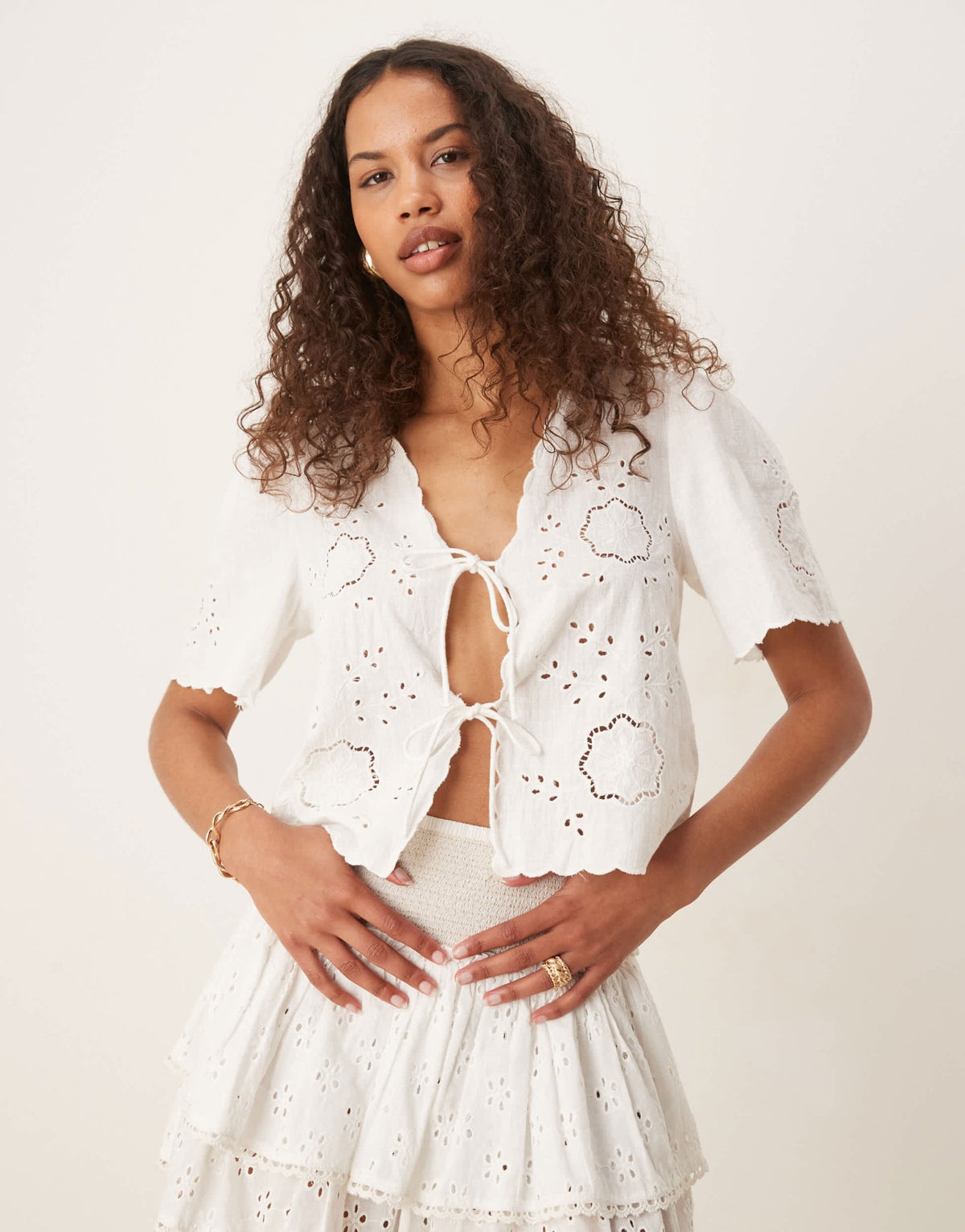 Gina Tricot scallop edge tie front blouse in white - ASOS Sample Sale