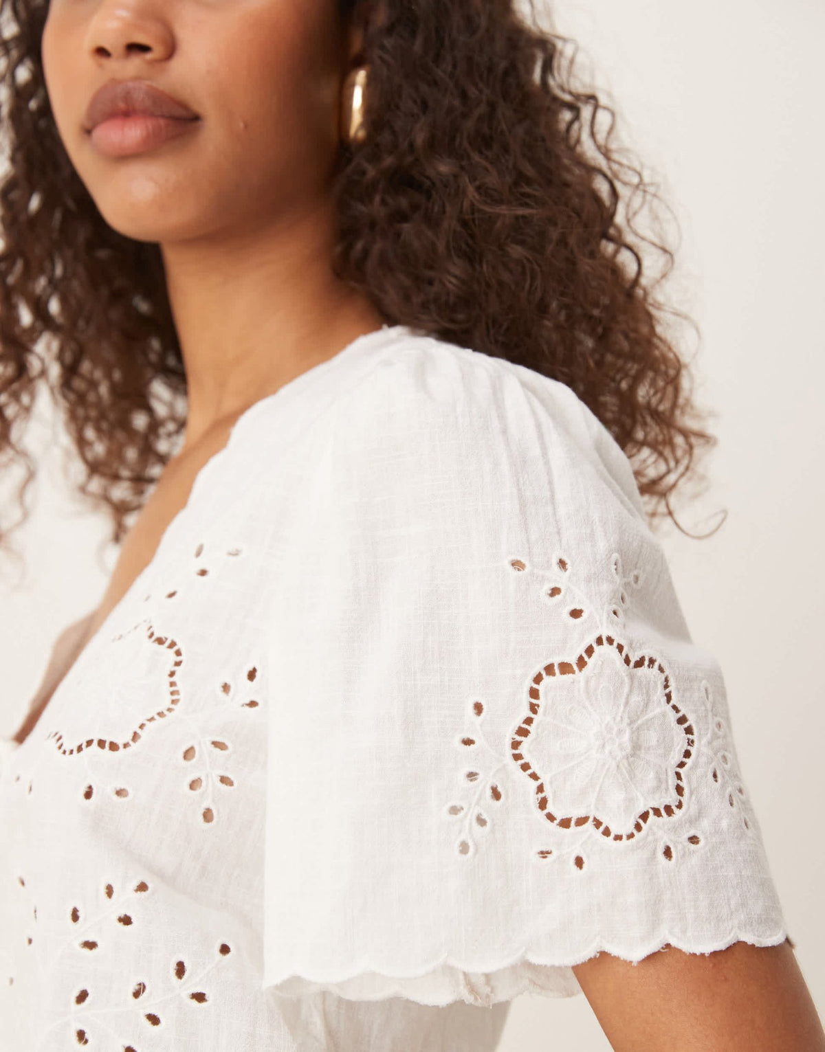 Gina Tricot scallop edge tie front blouse in white - ASOS Sample Sale