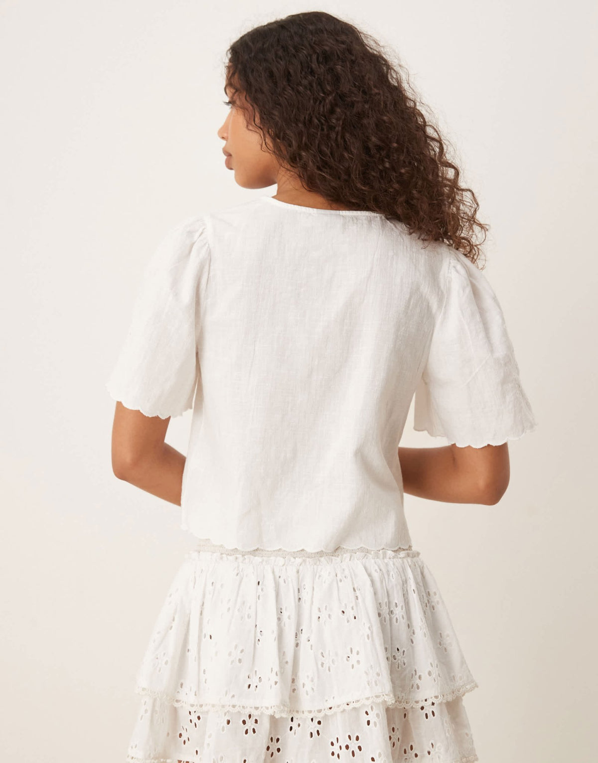 Gina Tricot scallop edge tie front blouse in white - ASOS Sample Sale
