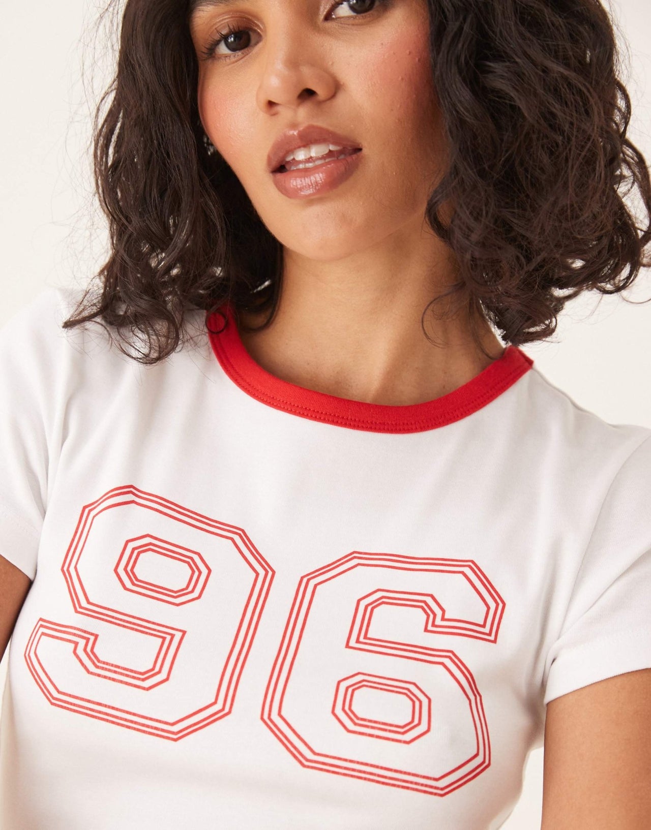 Gina Tricot short sleeve slim fit number 96 print tee with red trims in white - ASOS Sample Sale