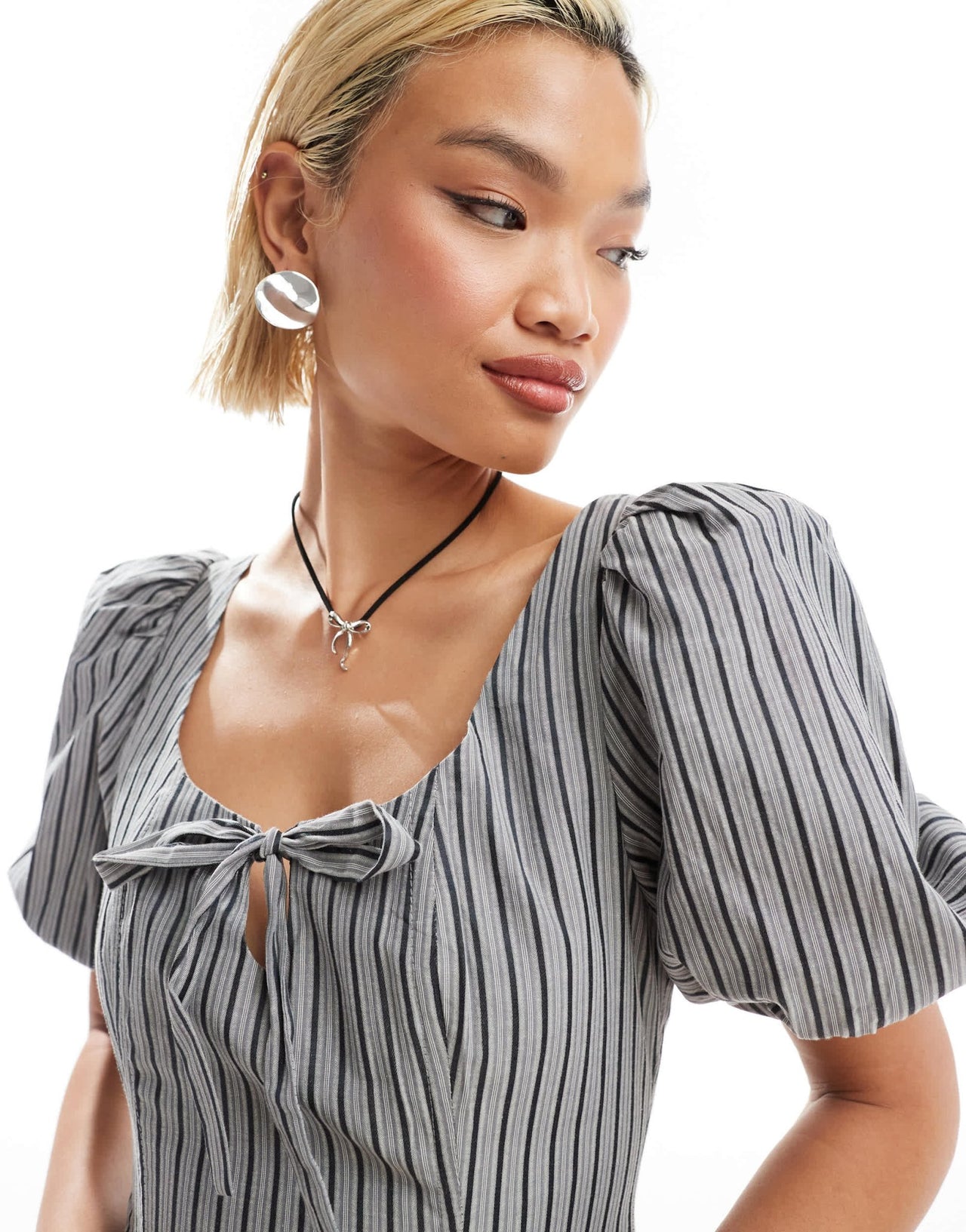 glamorous scoop bow neck volume mini smock dress in stripe Glamorous scoop neck bow detail mini romantic dress in black stripe