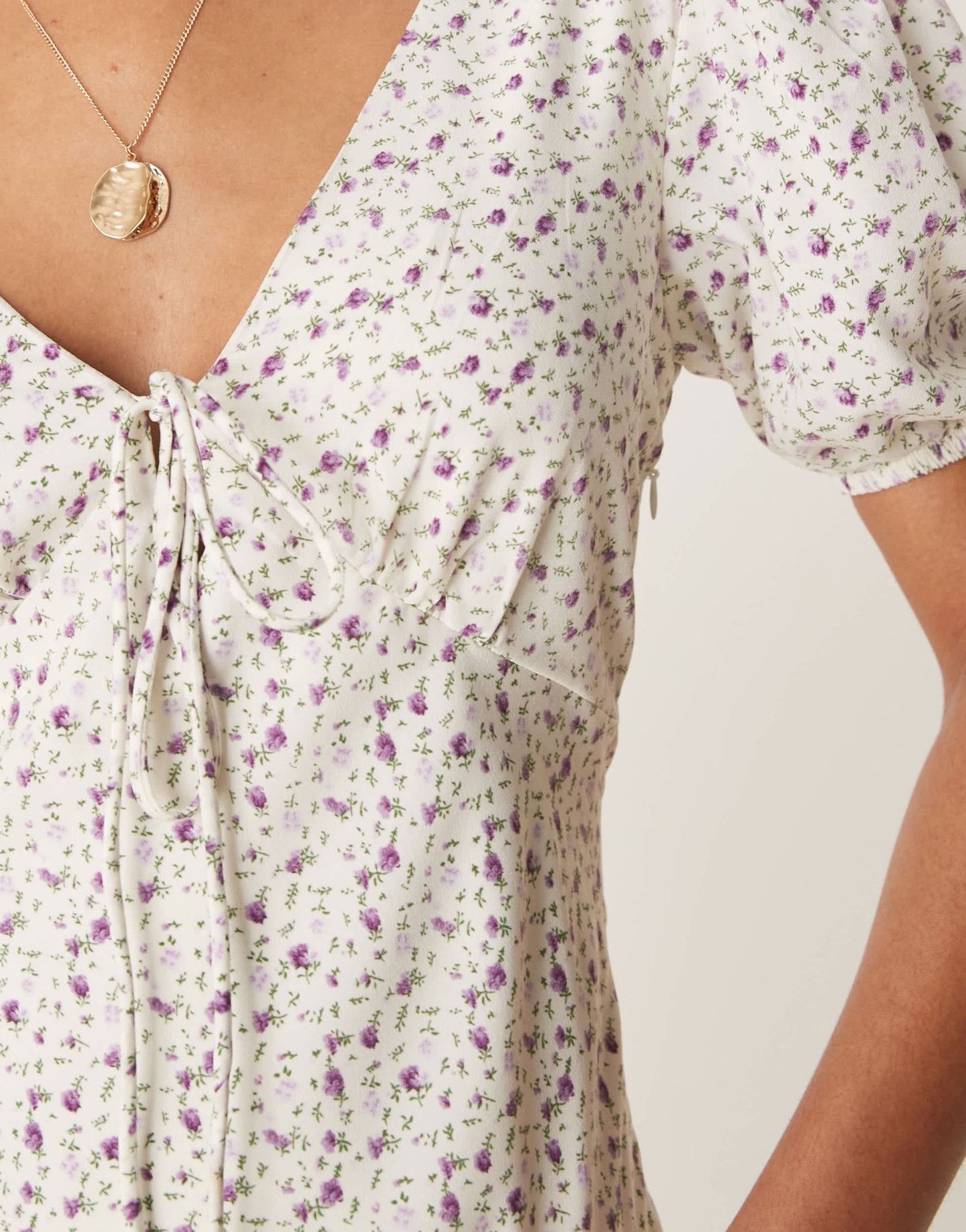 Glamorous v neck tie front maxi dress in lilac floral - ASOS Sample Sale