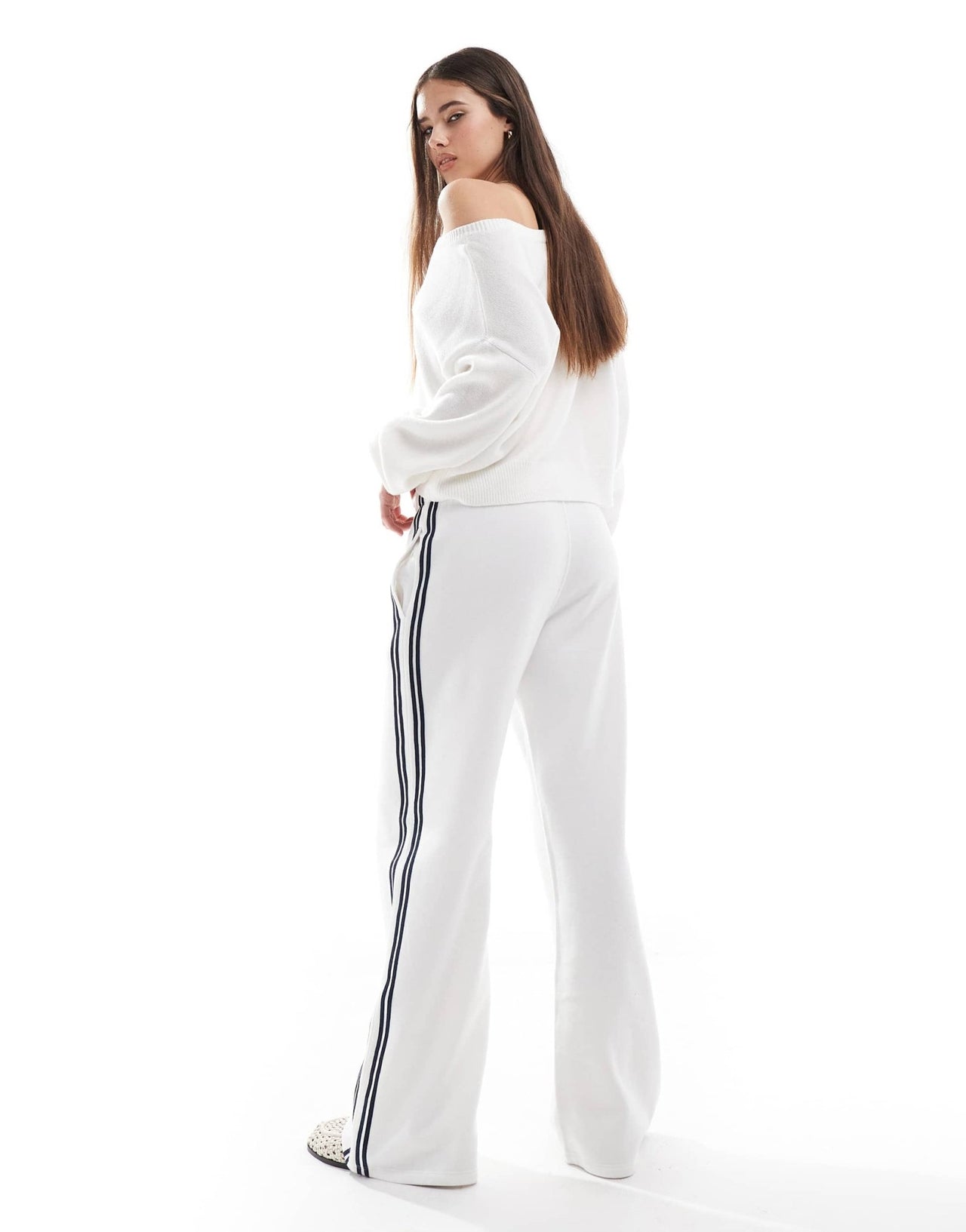 Hollister mid rise wide leg joggers in white - ASOS Sample Sale