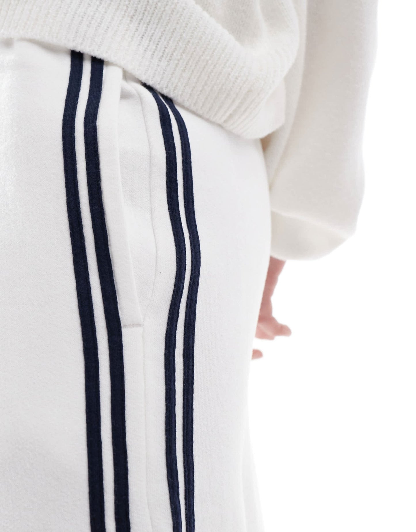 Hollister mid rise wide leg joggers in white - ASOS Sample Sale