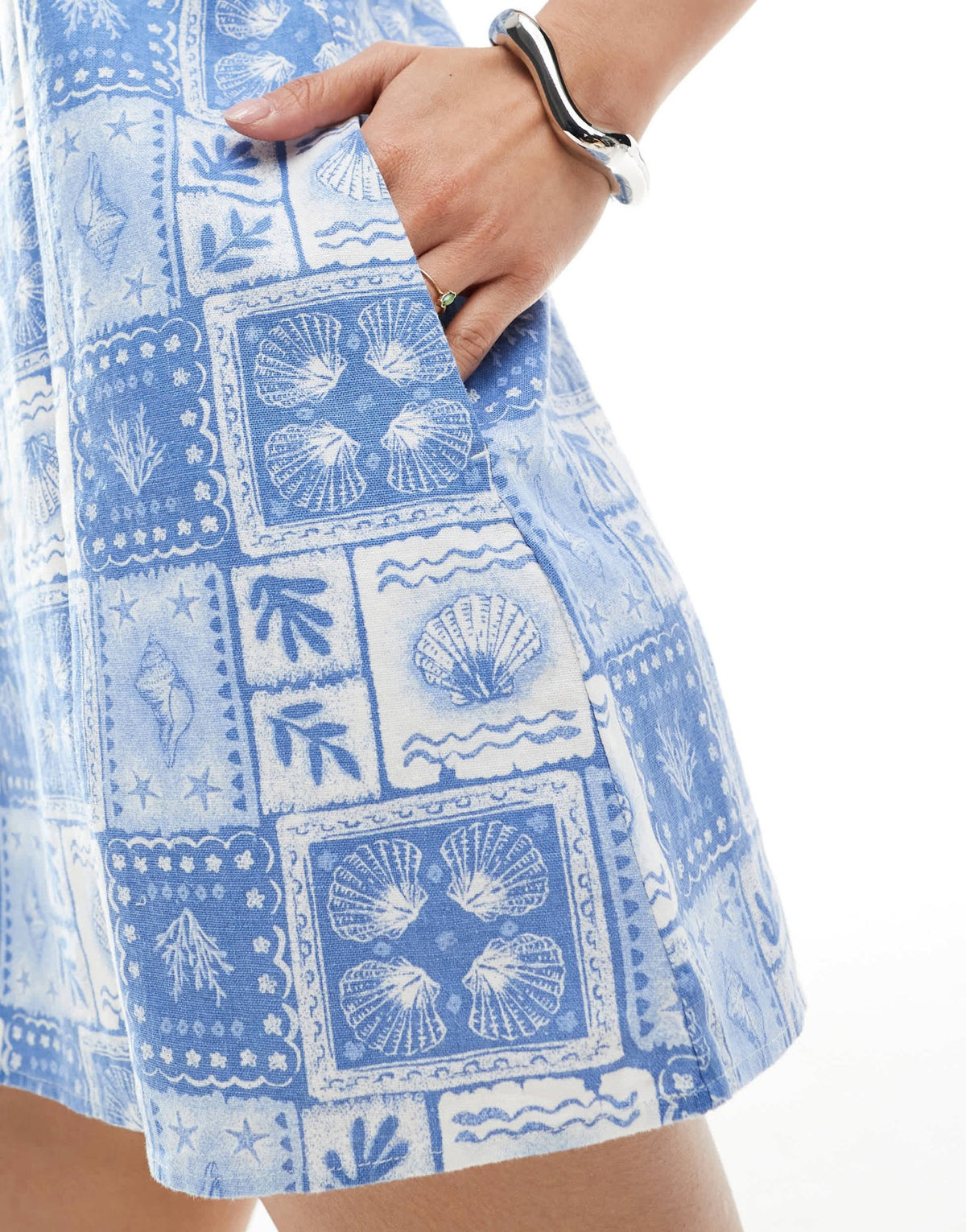 Hollister square neck spaghetti strap linen mini dress in blue tile print - ASOS Sample Sale
