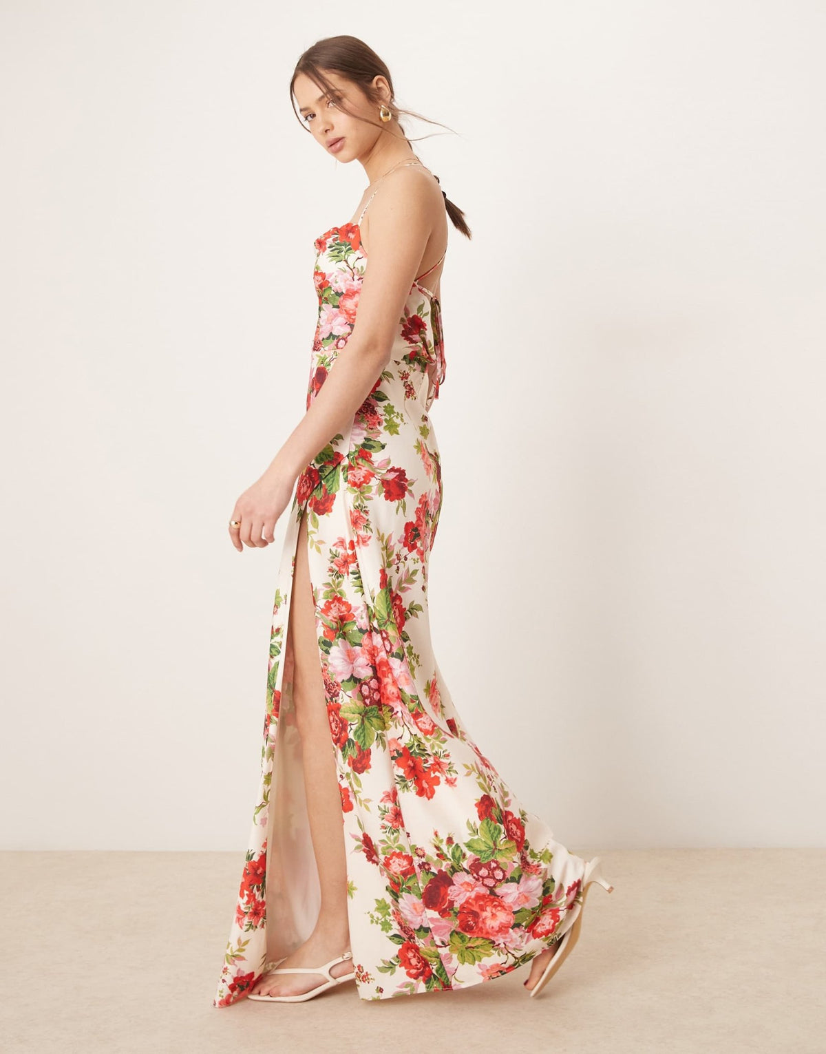 Hope & Ivy cowl neck cross back maxi dress with thigh split in white red floral - ASOS Sample Sale