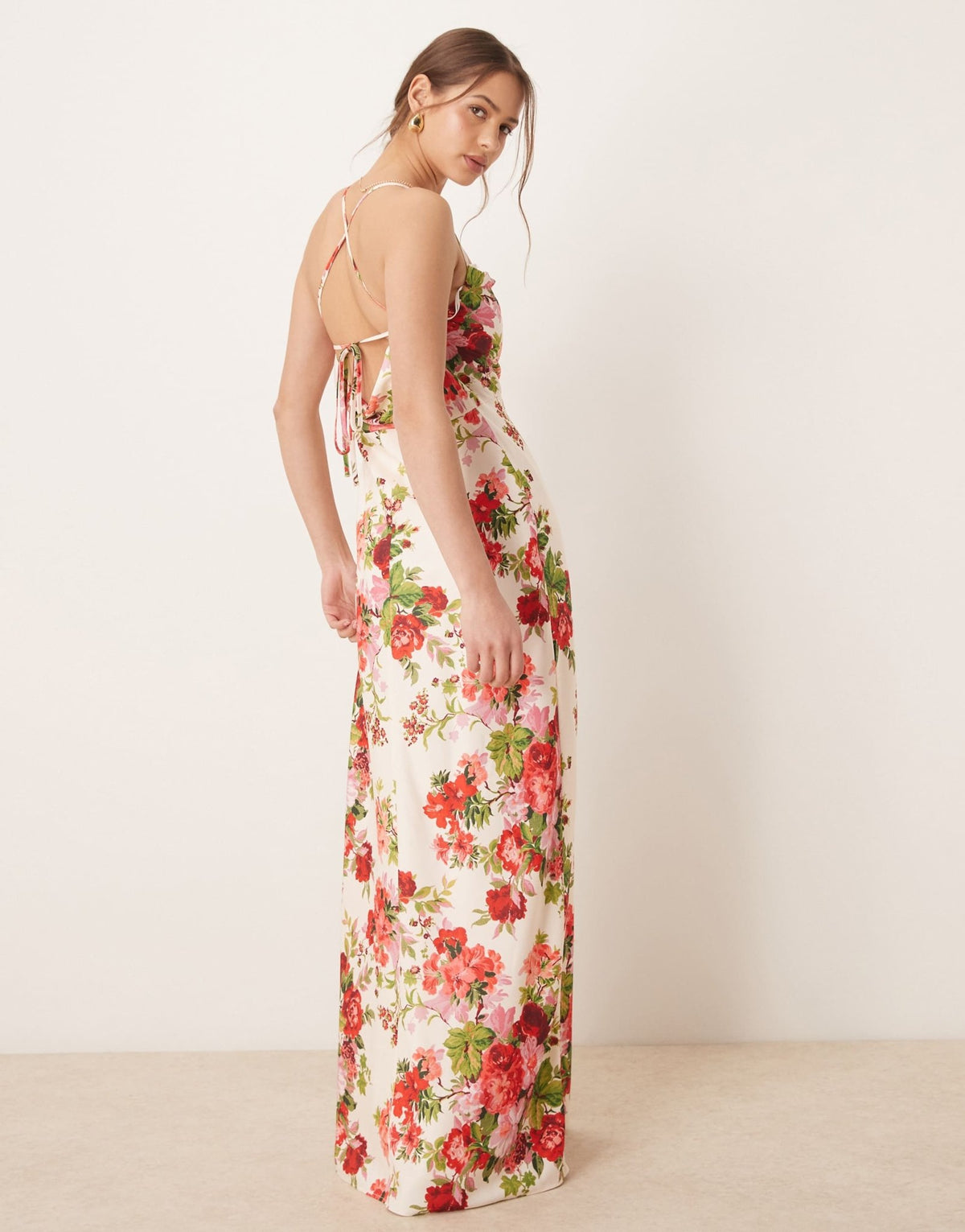 Hope & Ivy cowl neck cross back maxi dress with thigh split in white red floral - ASOS Sample Sale