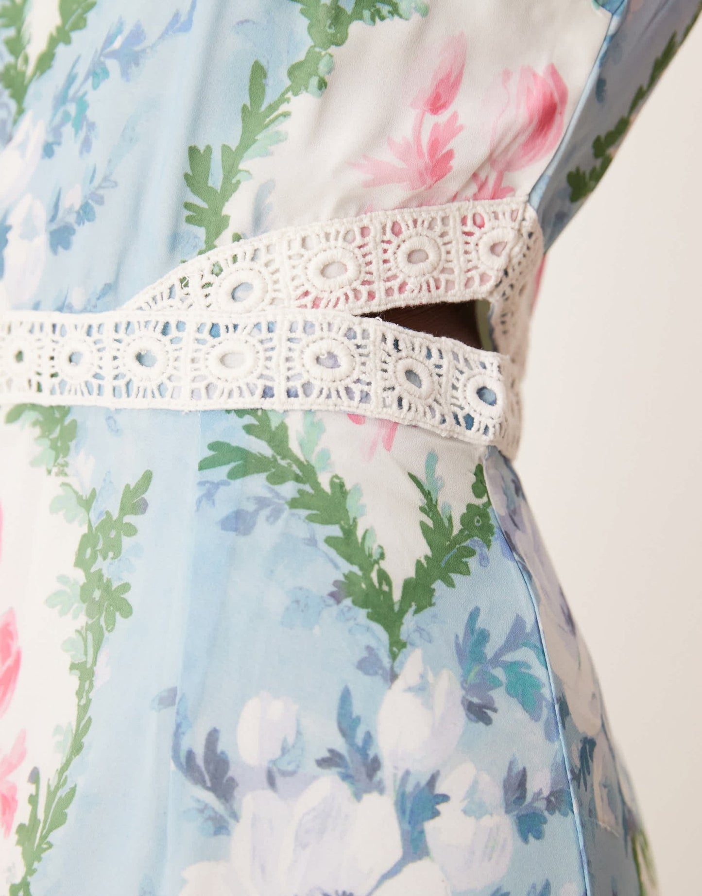 Hope & Ivy puff sleeve midi dress in baby blue floral - ASOS Sample Sale