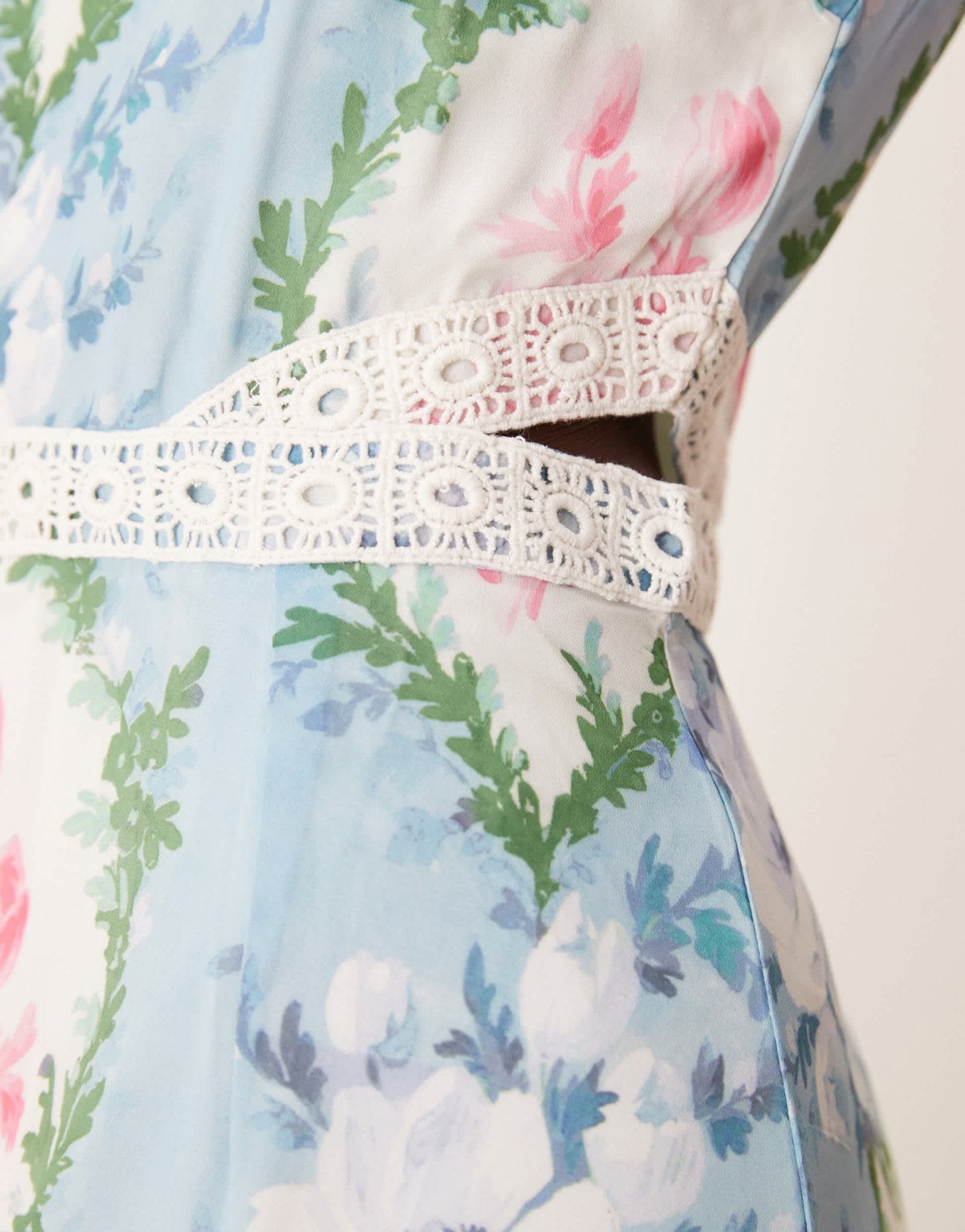 Hope & Ivy puff sleeve midi dress in baby blue floral - ASOS Sample Sale