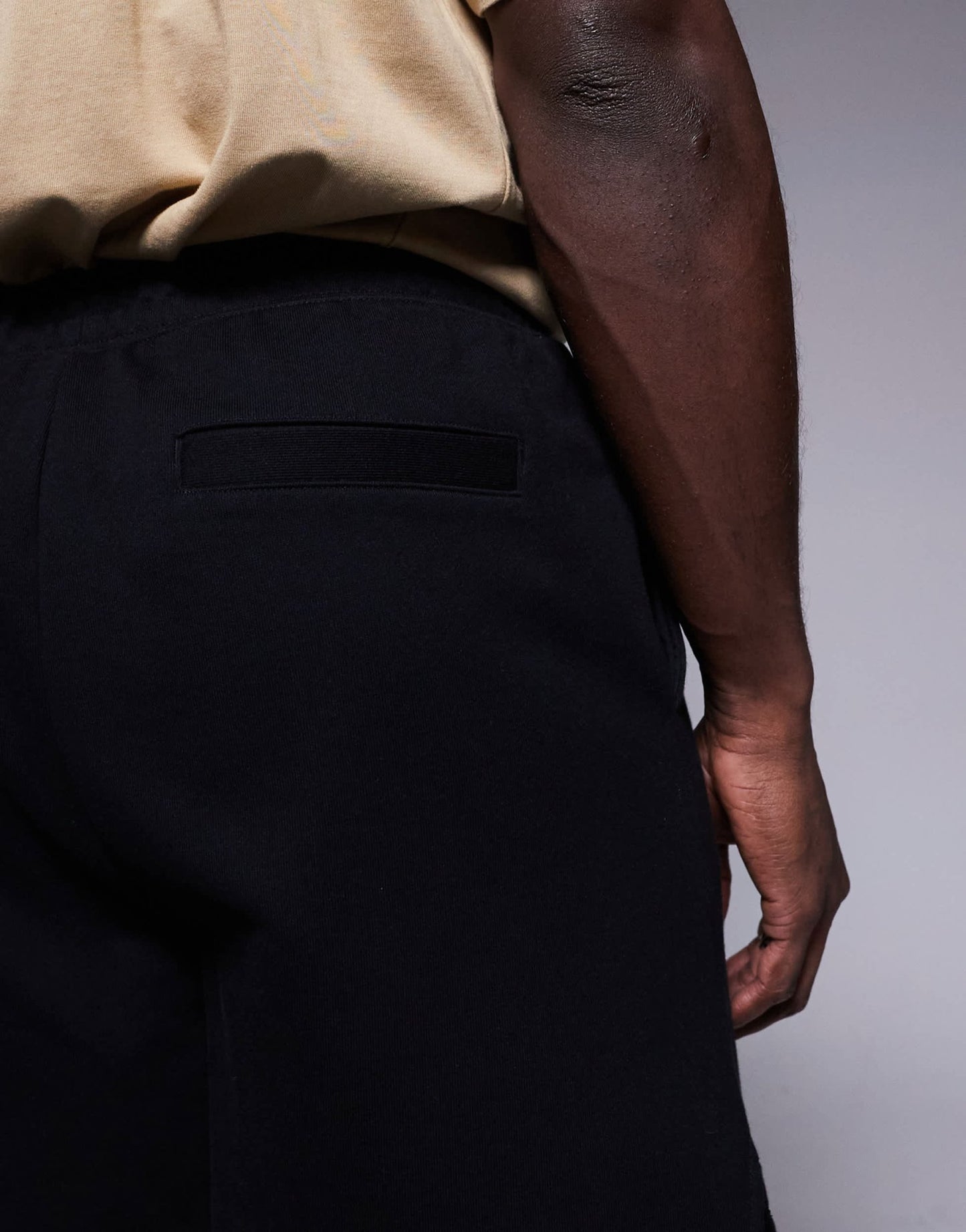 HUGO RED Dulasho logo relaxed fit sweat shorts in black CO-ORD - ASOS Sample Sale