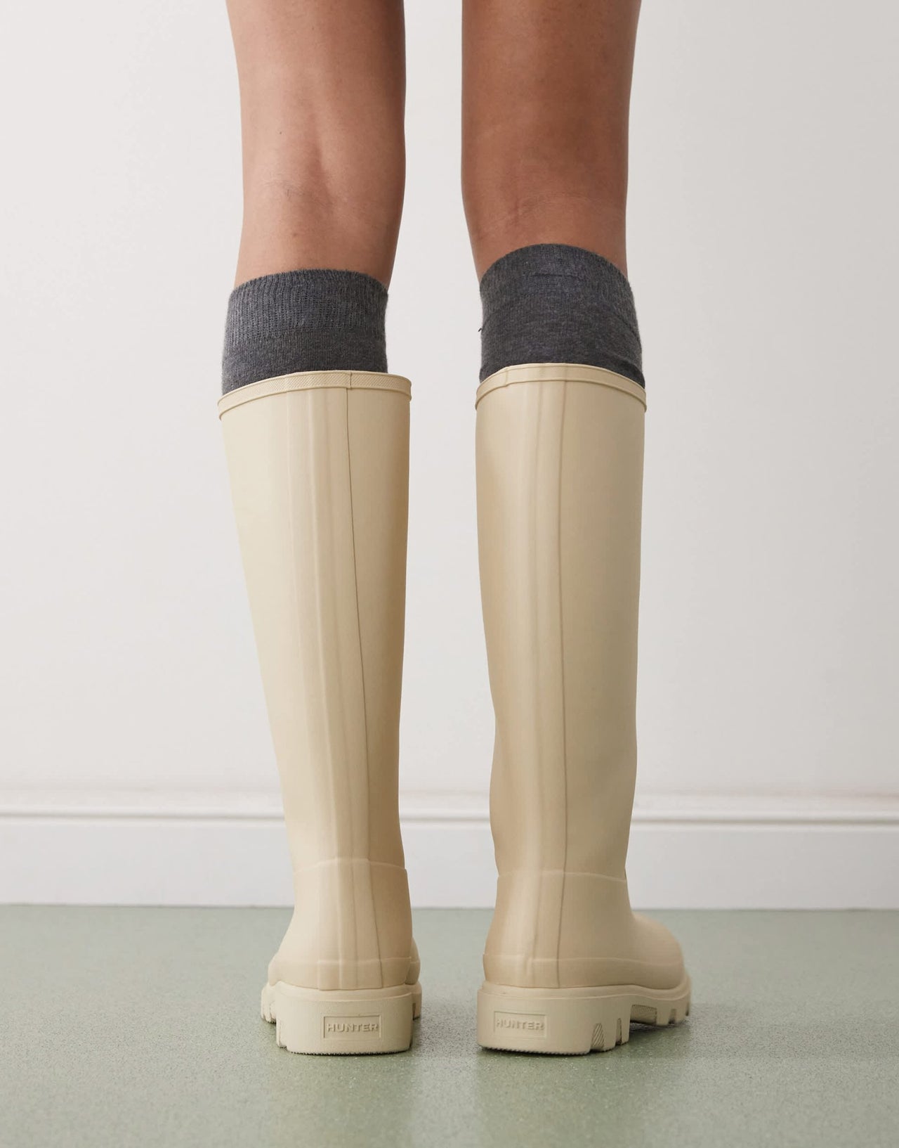 Hunter Downpour tall wellington boots in beige - ASOS Sample Sale