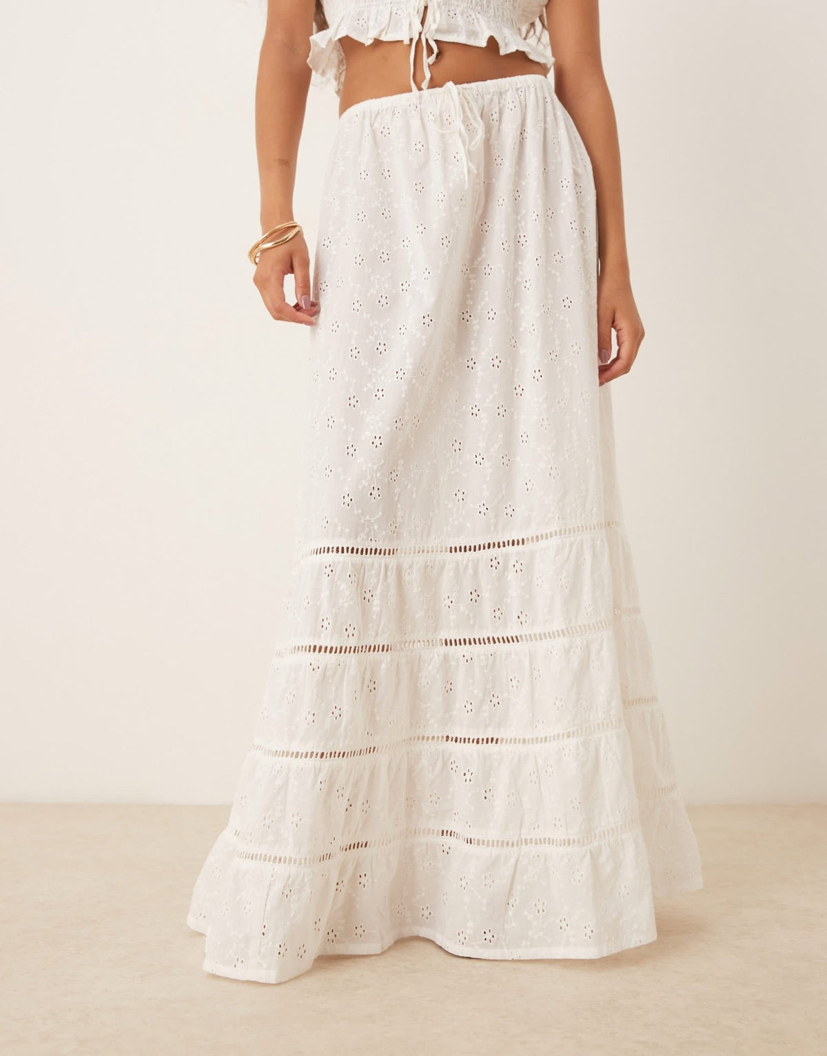Iisla & Bird broderie ruched tiered beach skirt in white - ASOS Sample Sale