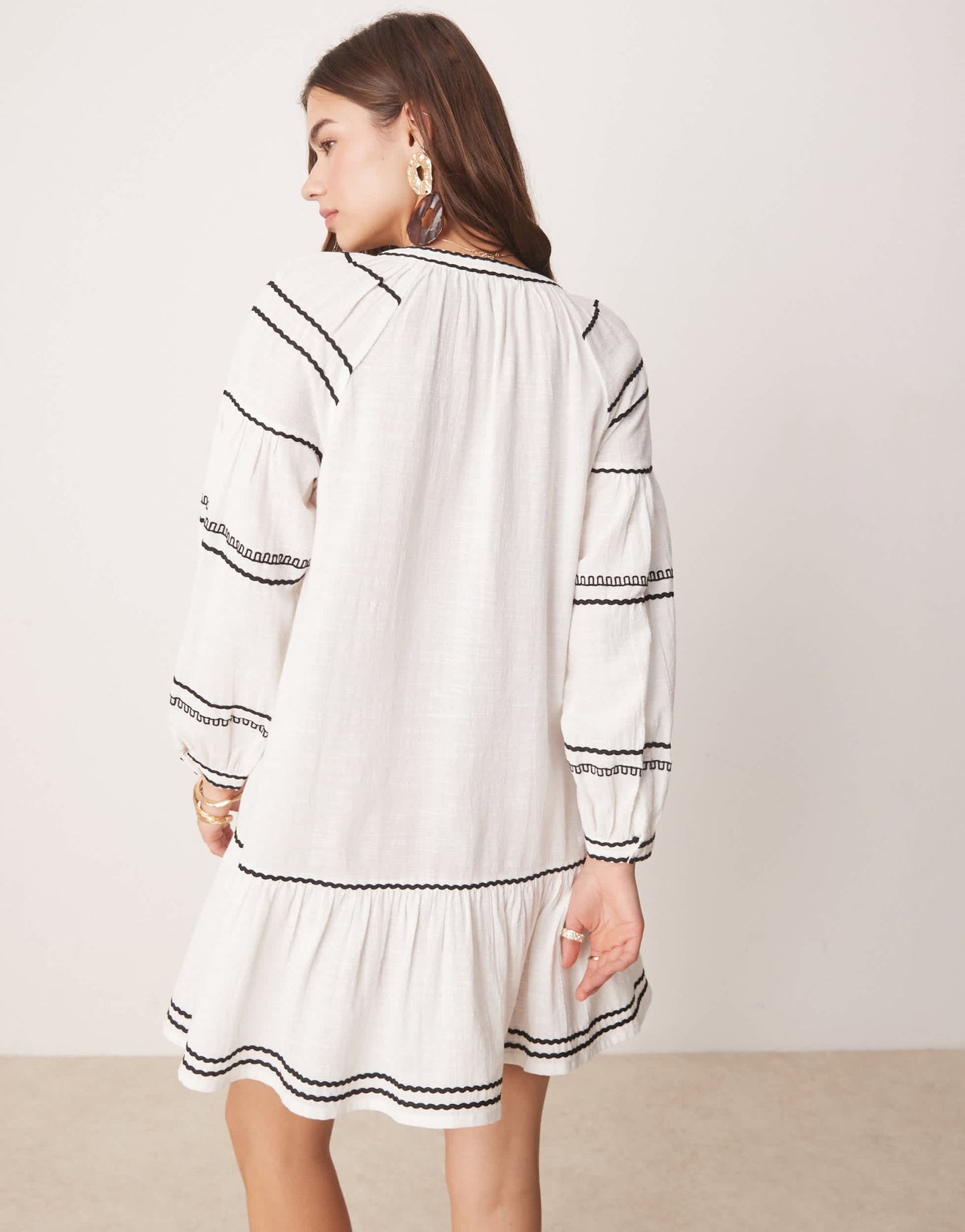 Iisla & Bird contrast trim long sleeve mini beach dress in white - ASOS Sample Sale
