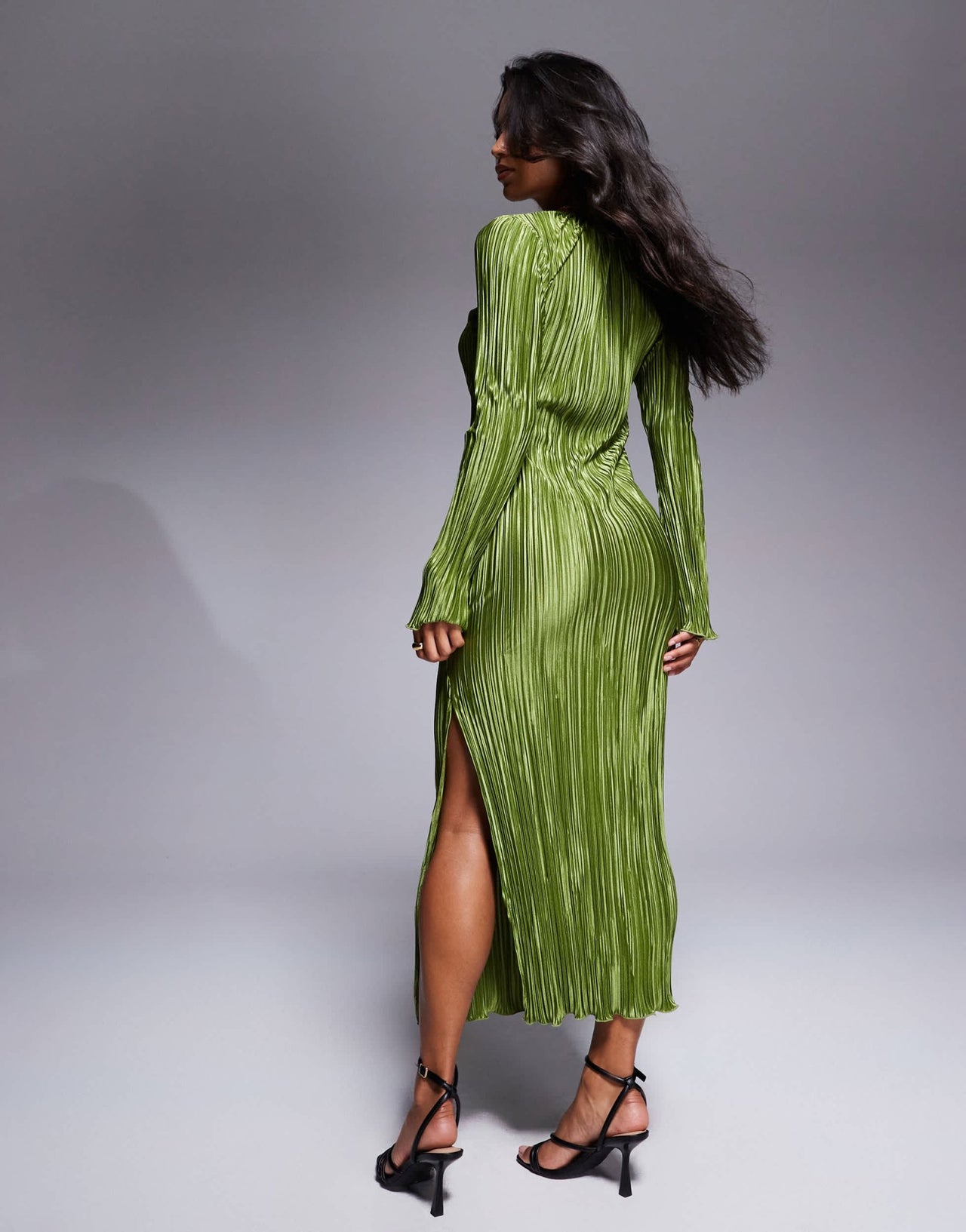 In The Style exclusive tie front plisse maxi dress in khaki - ASOS Sample Sale