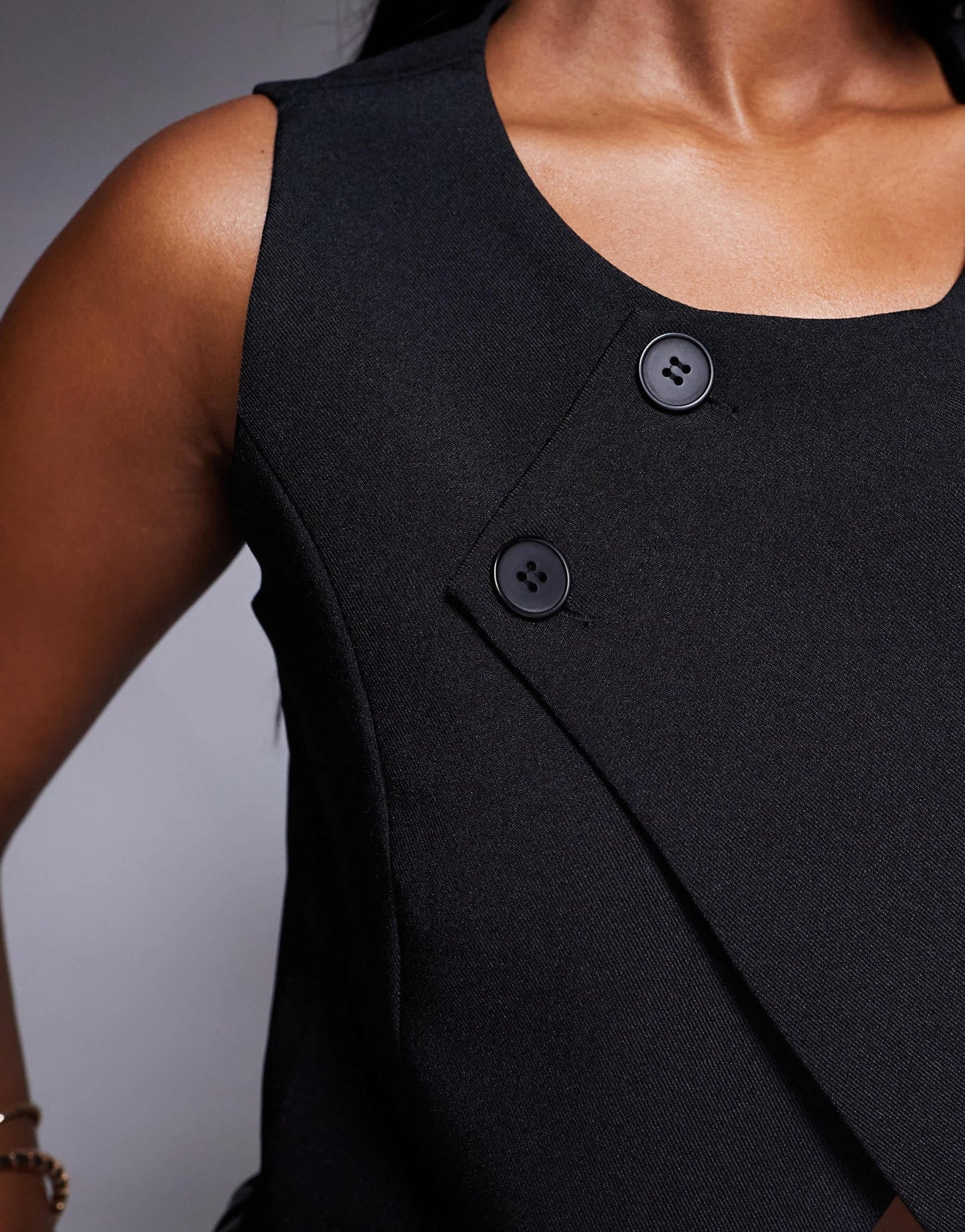 In The Style x Natalya Wright exclusive tailored asymmetric top in black - ASOS Sample Sale