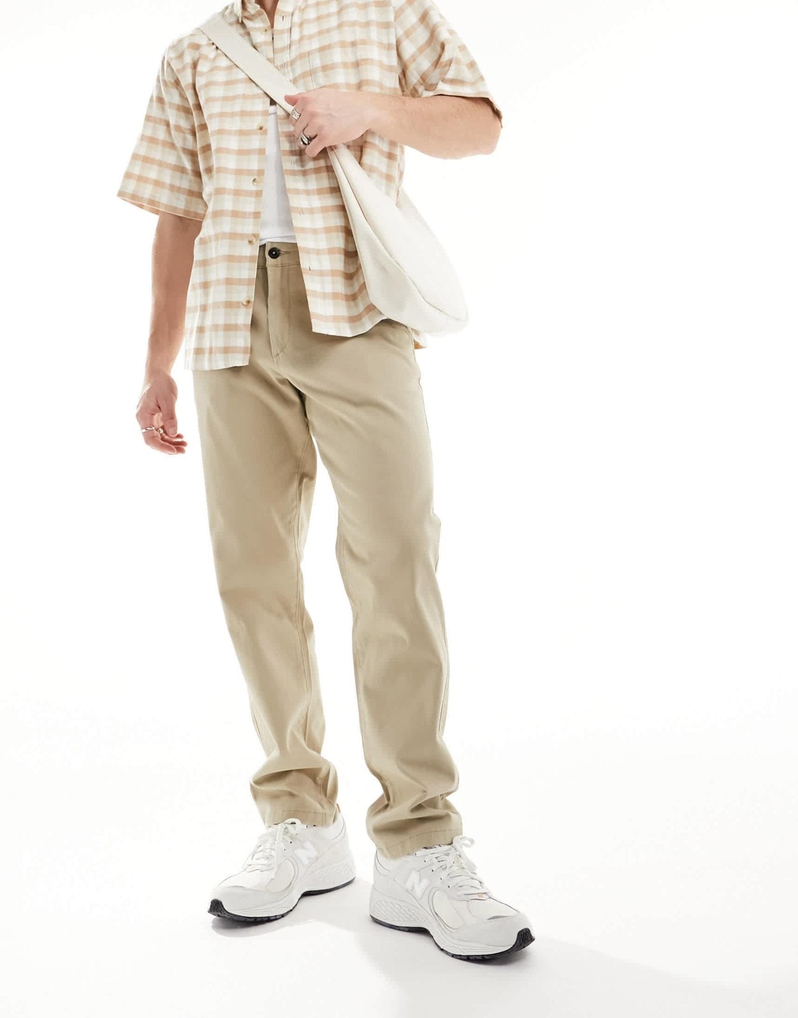 Jack & Jones chino in loose fit beige - ASOS Sample Sale
