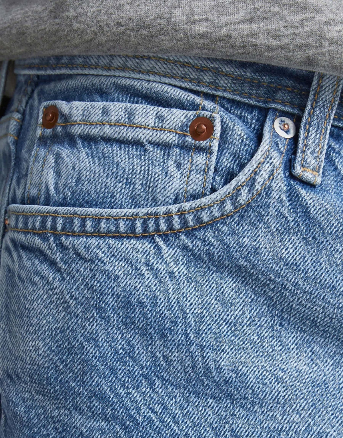 Jack & Jones Chris relaxed fit jeans in faded light wash denim - ASOS Sample Sale