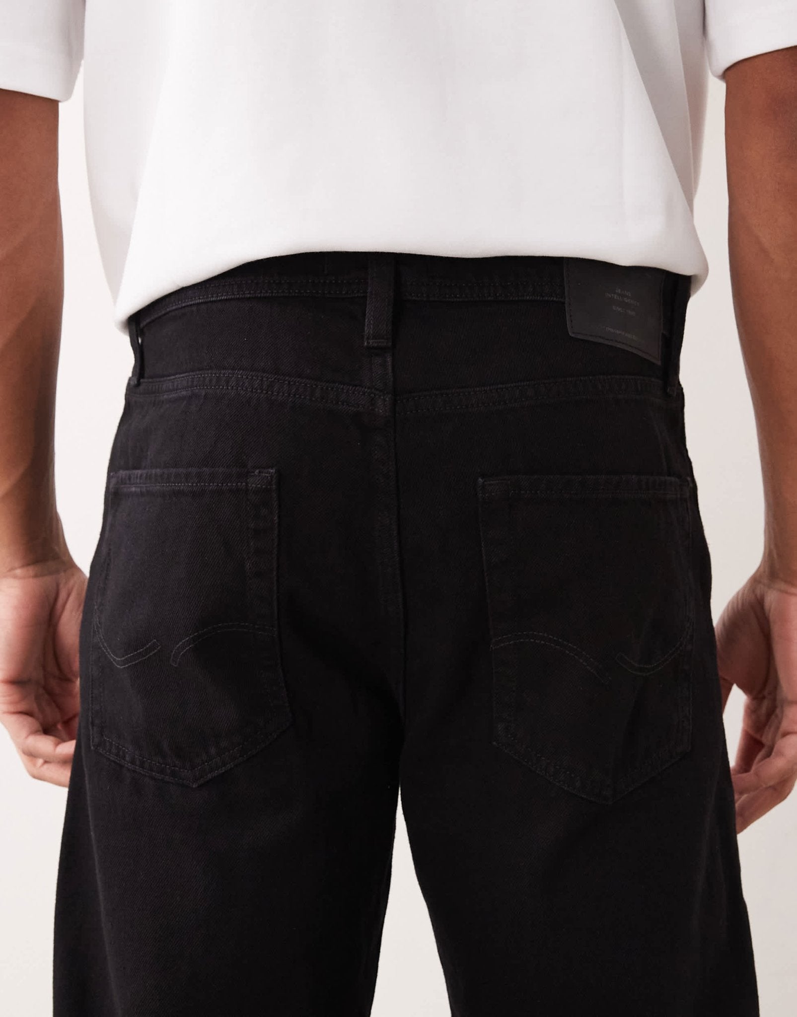 Jack & Jones Eddie loose jean in black - ASOS Sample Sale