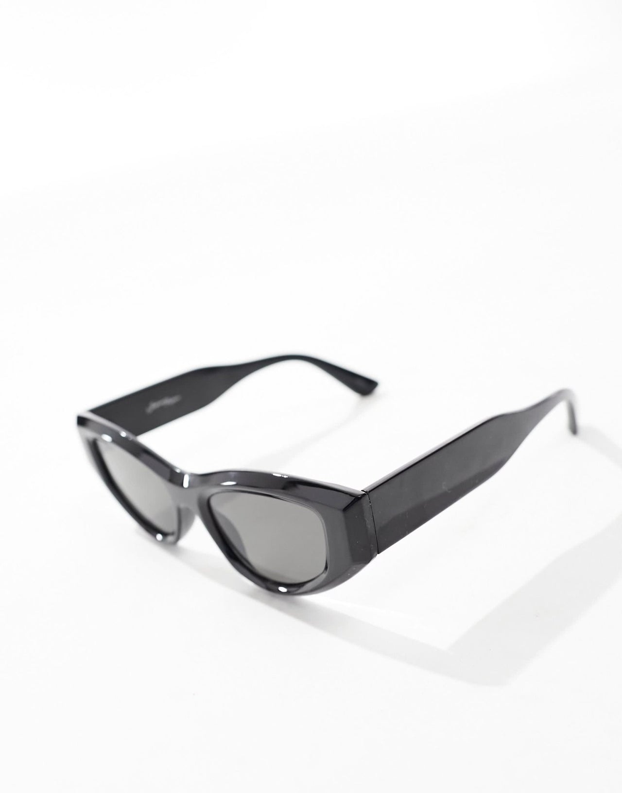 Jeepers Peepers slim cat eye sunglasses in black - ASOS Sample Sale