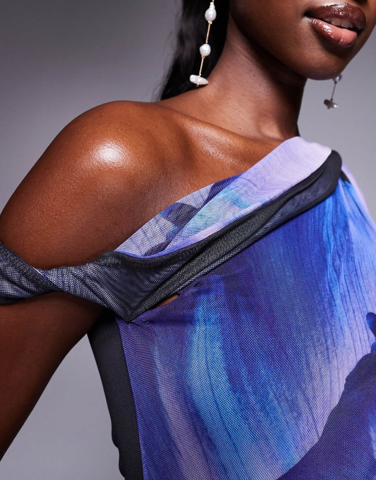 Kaiia exclusive mesh thigh split one shoulder twist detail maxi dress in purple floral - ASOS Sample Sale