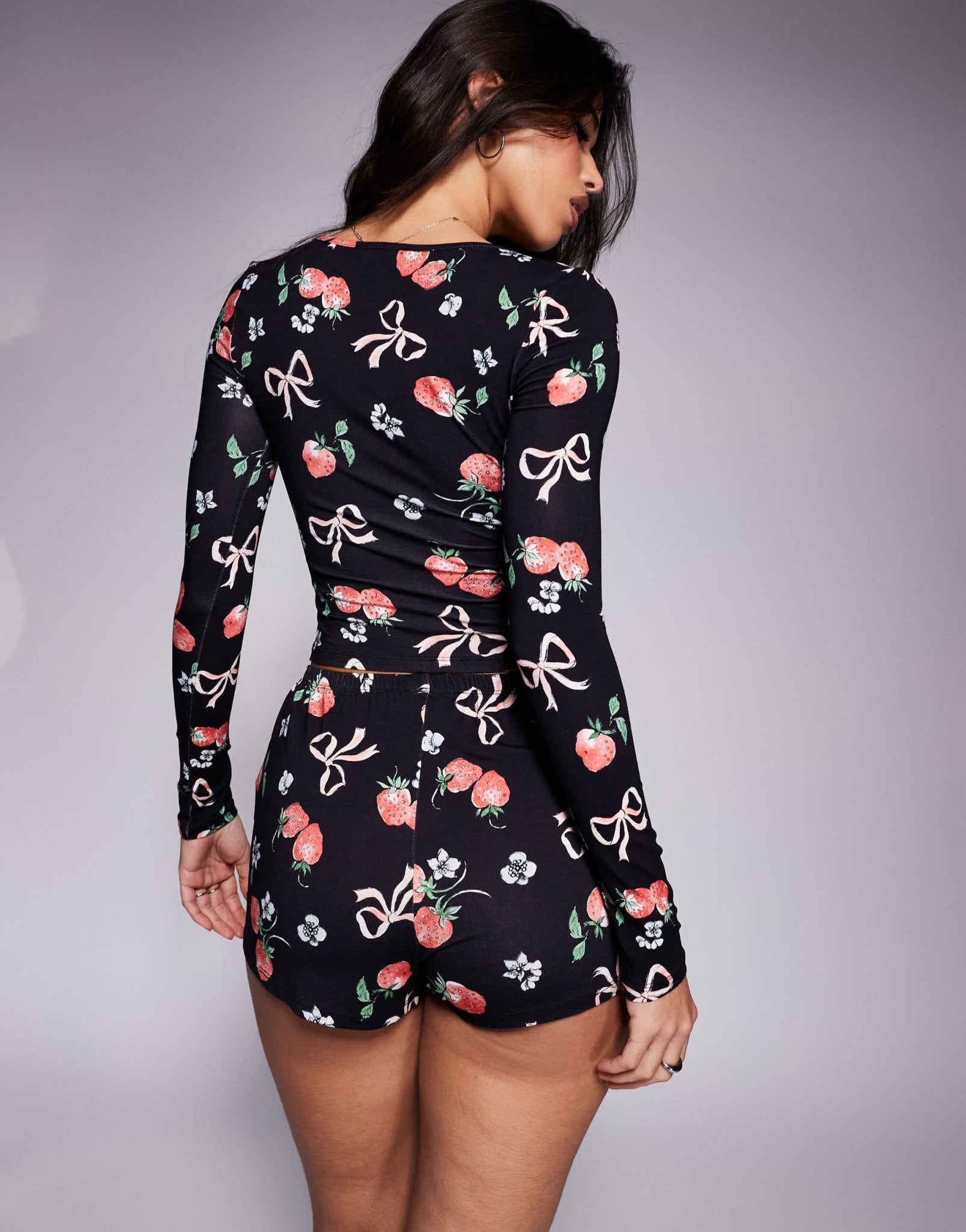 Kaiia exclusive mix and match pj shorts co - ord in dark base strawberry bow print - ASOS Sample Sale
