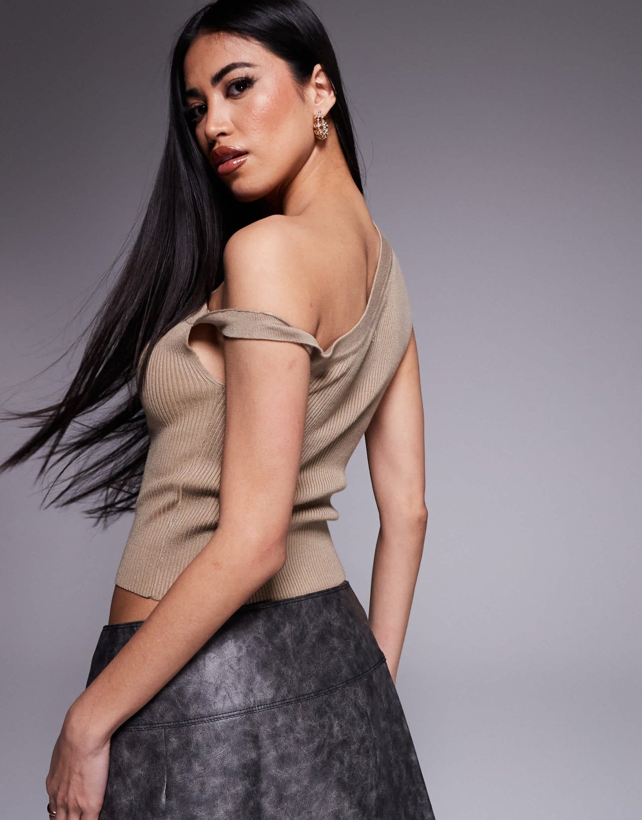 Kaiia exclusive ribbed knit off shoulder twist detail crop top in beige - ASOS Sample Sale