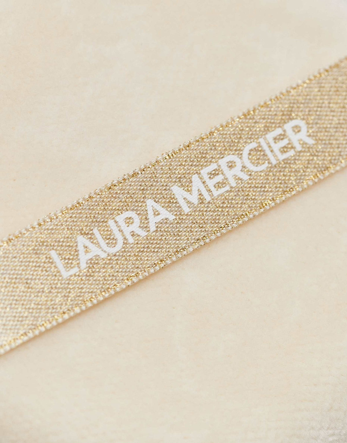 Laura Mercier Divinely Flawless Translucent Loose Setting Powder & Puff - 31% saving - ASOS Sample Sale