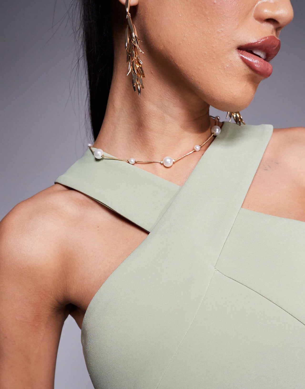 Lavish Alice halter neck midi dress in sage green - LGREEN - ASOS Sample Sale