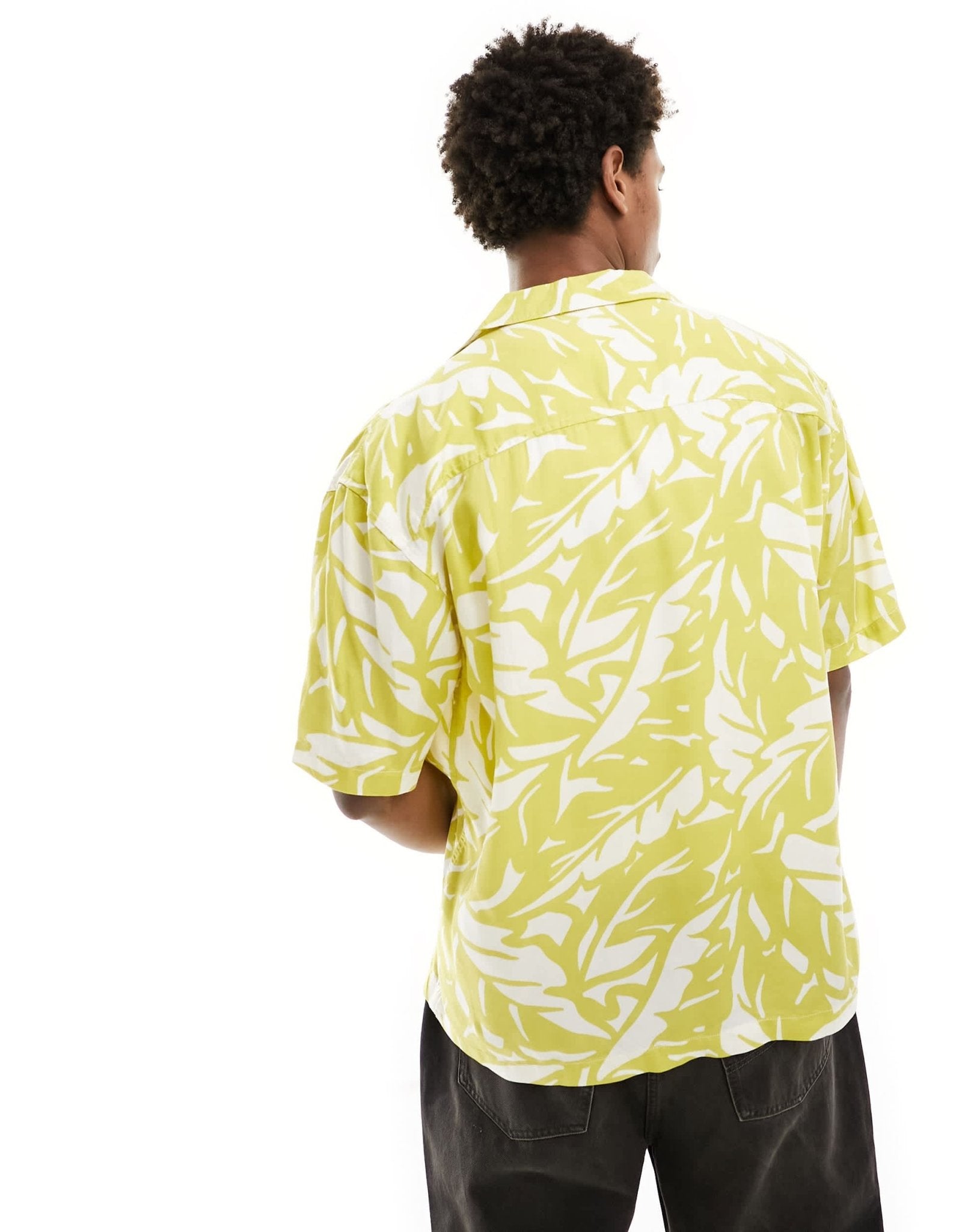 Lee short sleeve revere collar leaf print shirt in yellow - ASOS Sample Sale
