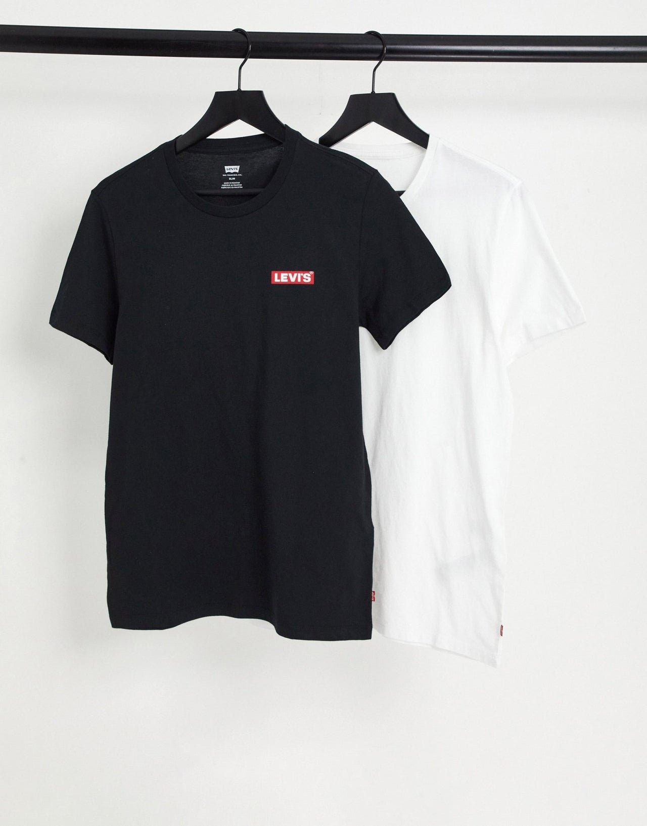 Levi's 2 pack t-shirt in white/black with babytab logo - ASOS Sample Sale