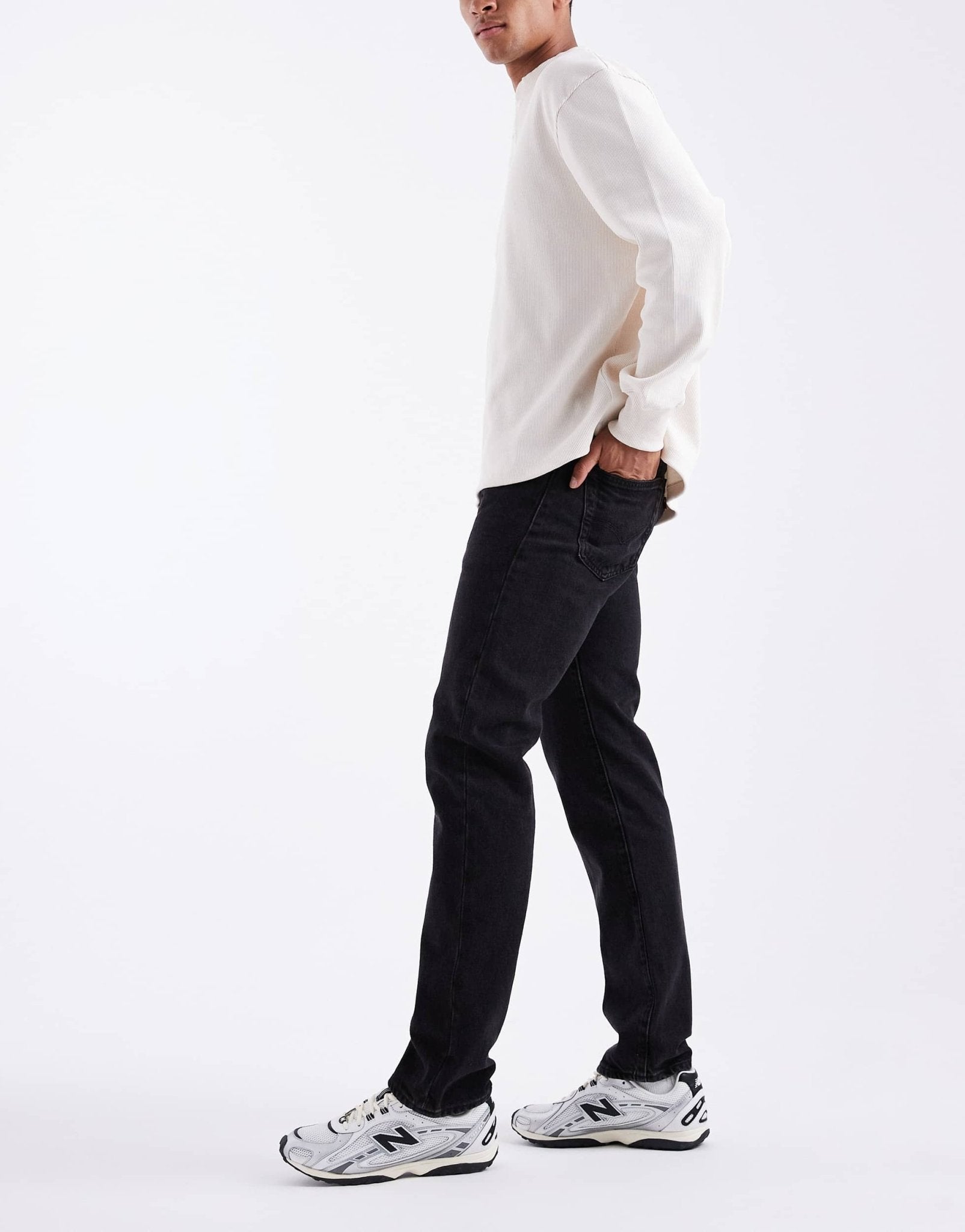 Levi's 501 '93 relaxed straight jeans in black - ASOS Sample Sale