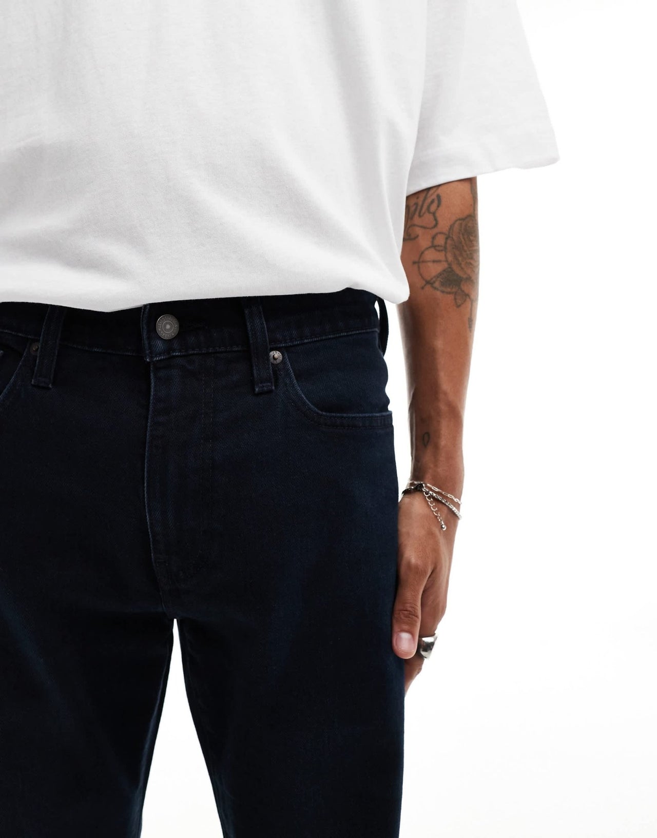 Levi's 502 tapered fit jeans in dark blue - ASOS Sample Sale