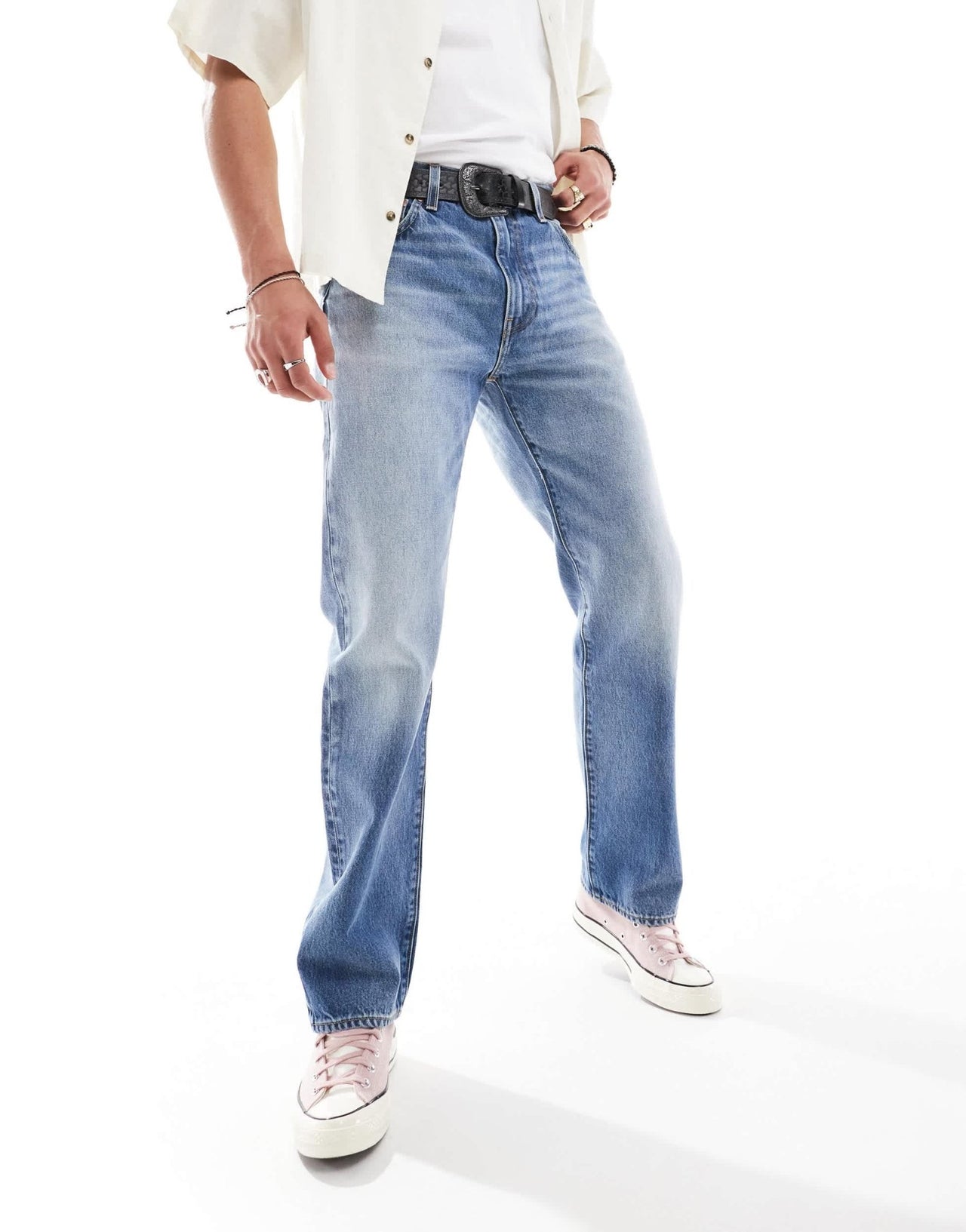Levi's 555 relaxed straight jeans in mid blue - ASOS Sample Sale
